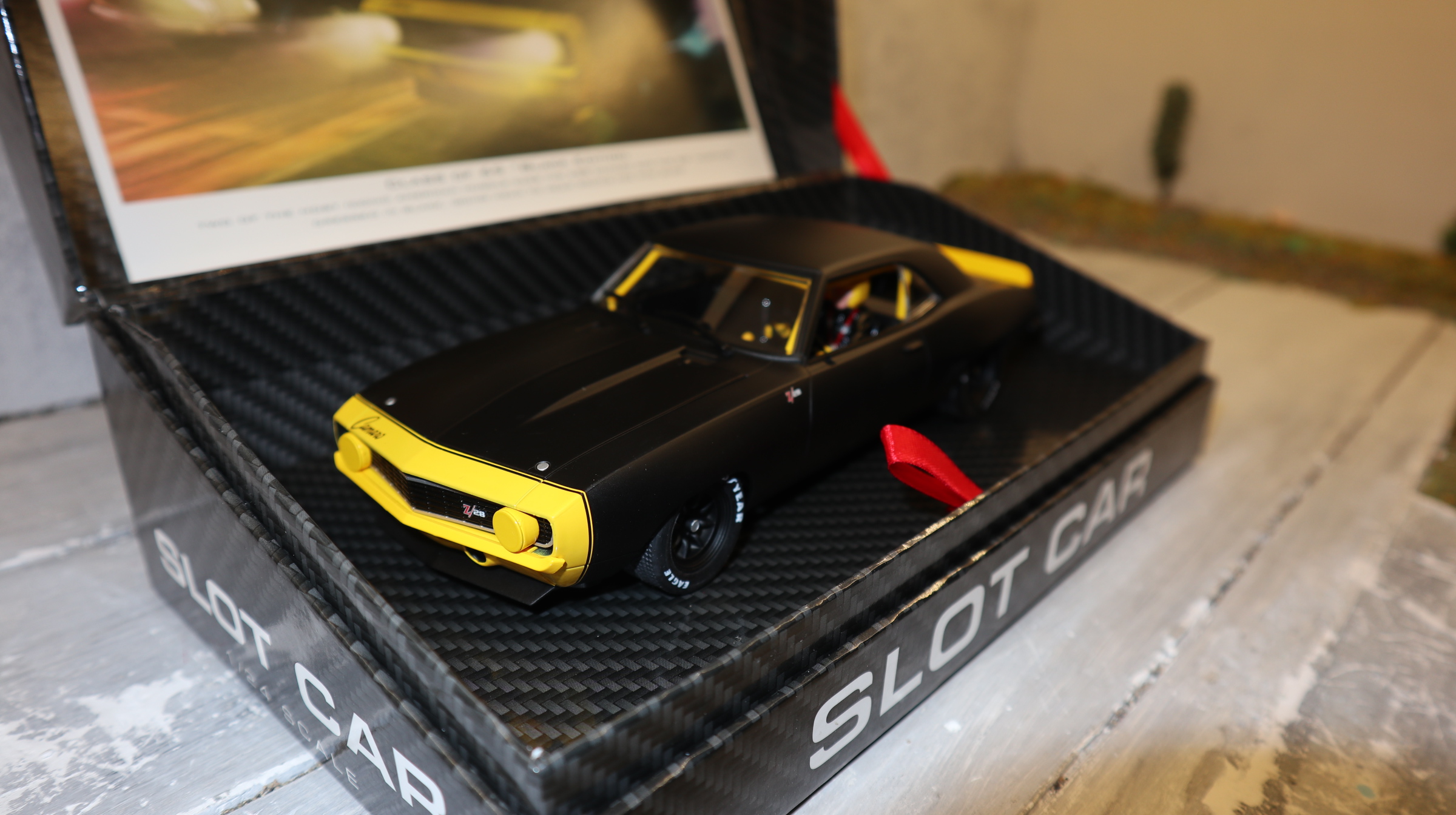 BRM 118 in 1:24, Chevrolet Camaro "Black Edition" matt-schwarz, NEU in OVP