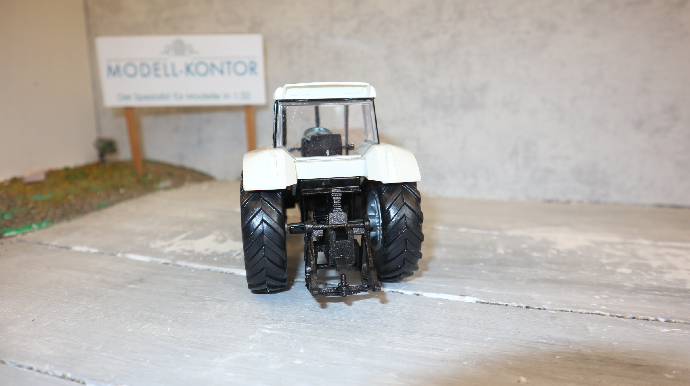 Siku 2963 in 1:32, CASE CS 150 weiß Martin Schröter, NEU in OVP