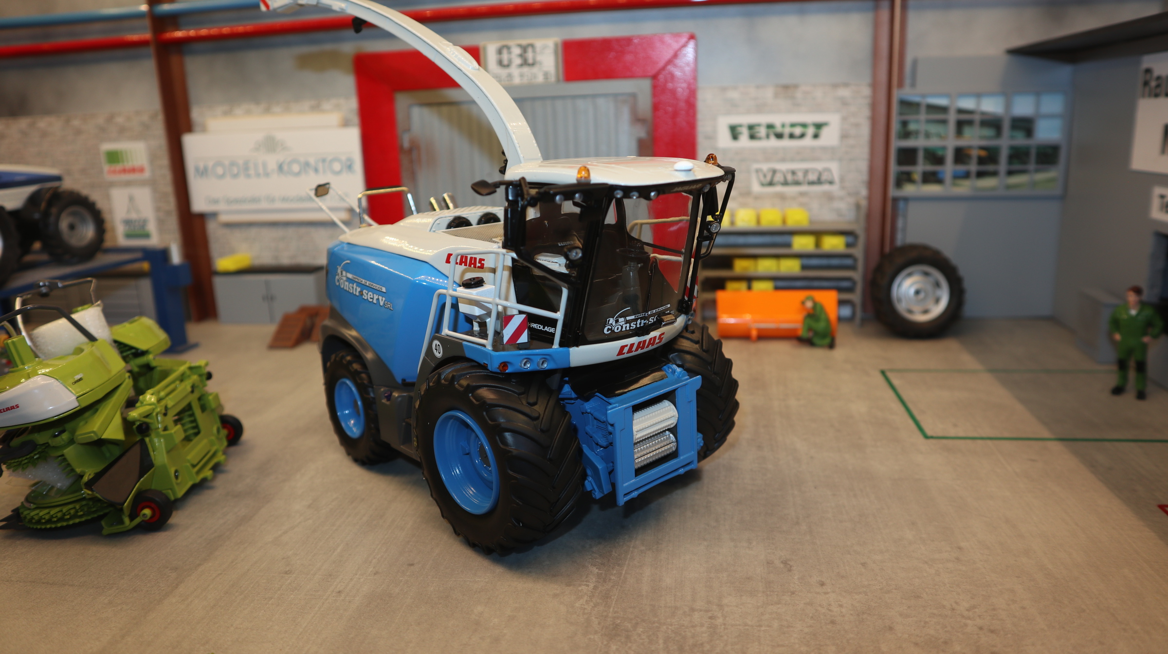 MarGe 2207 in 1:32, Claas Jaguar 990 Sondermodell Constr.-Serv SRL in blau, NEU in OVP