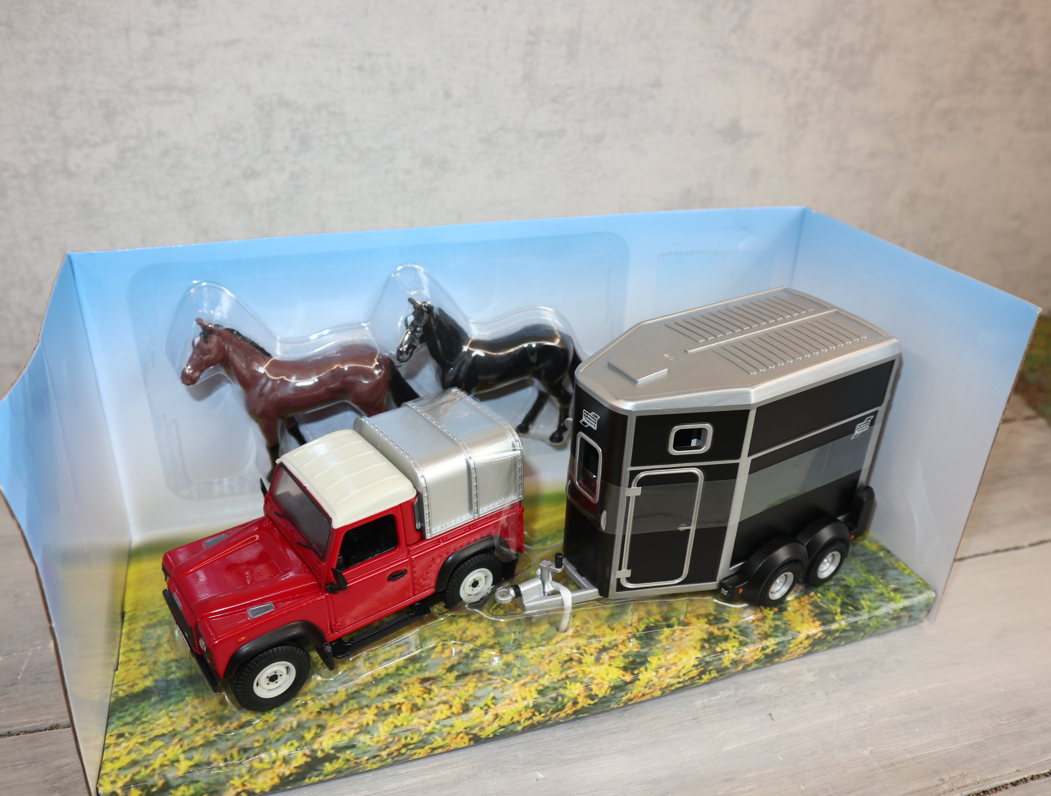 Britains 43239 in 1:32, Land Rover mit Pferdeanhänger , NEU in OVP