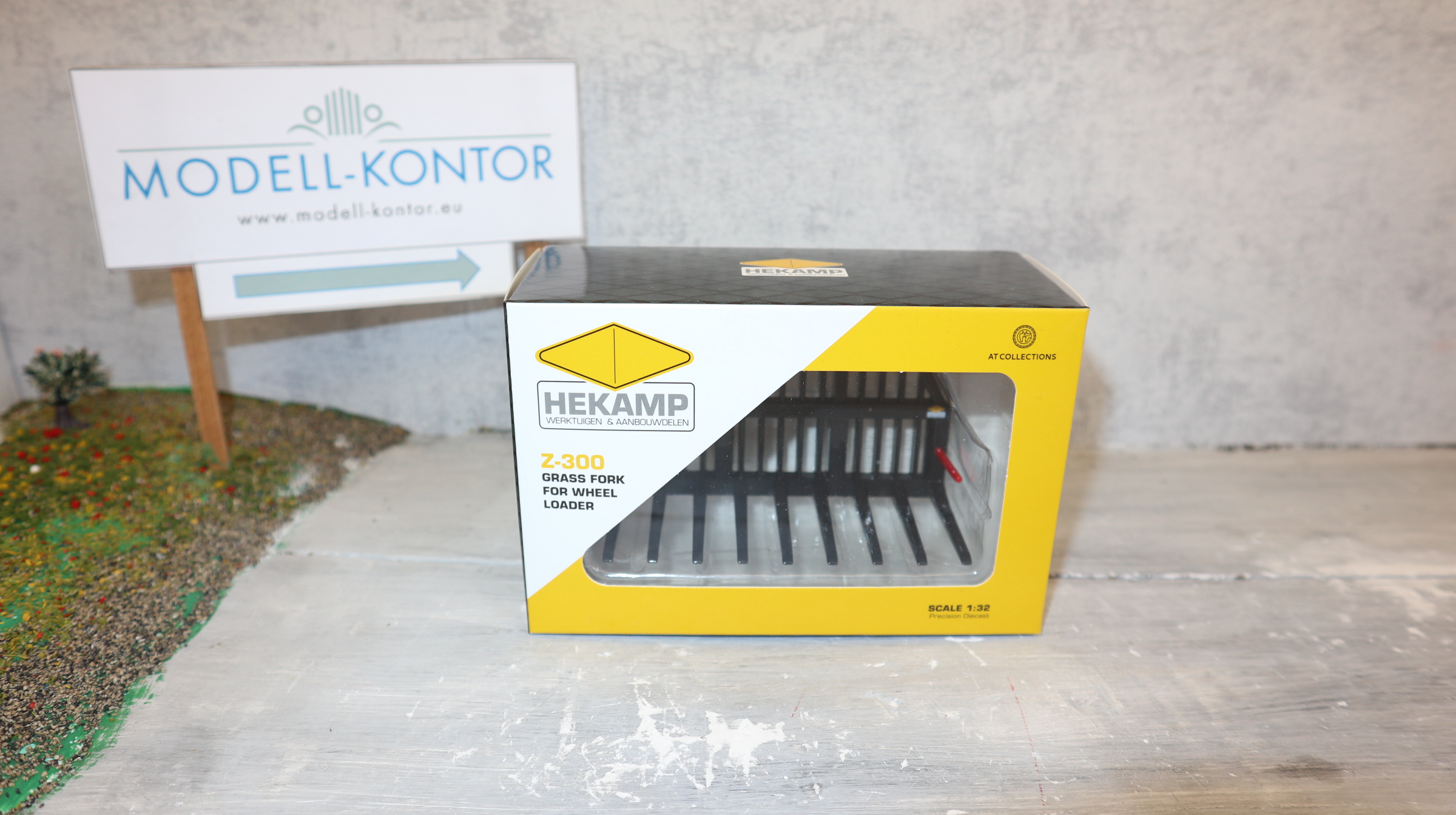 AT Collections 3200122 in 1:32, HEKAMP Grass-Forke für Radlader, NEU in OVP