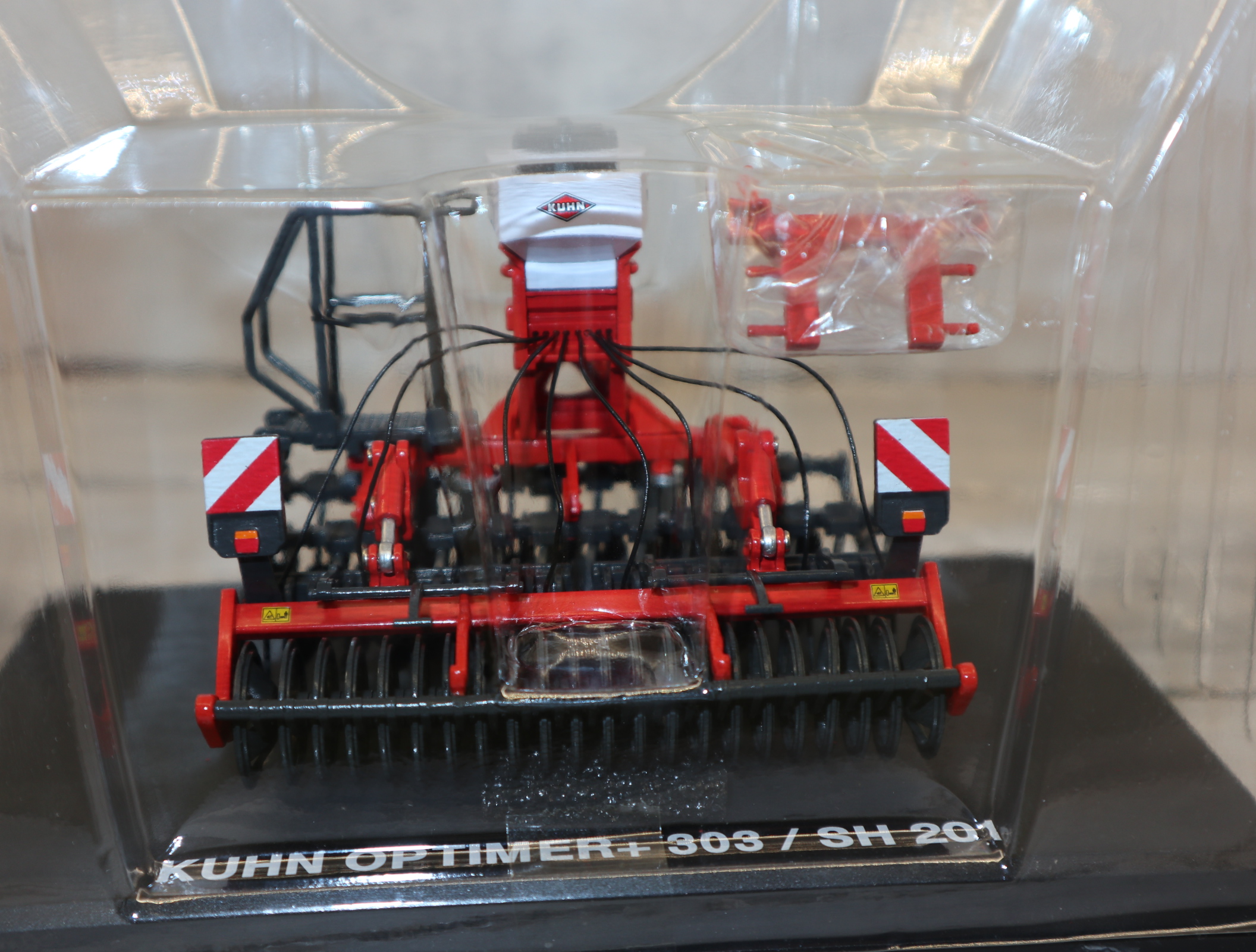Replicagri 251 in 1:32 Kuhn Optimer 303, NEU in OVP