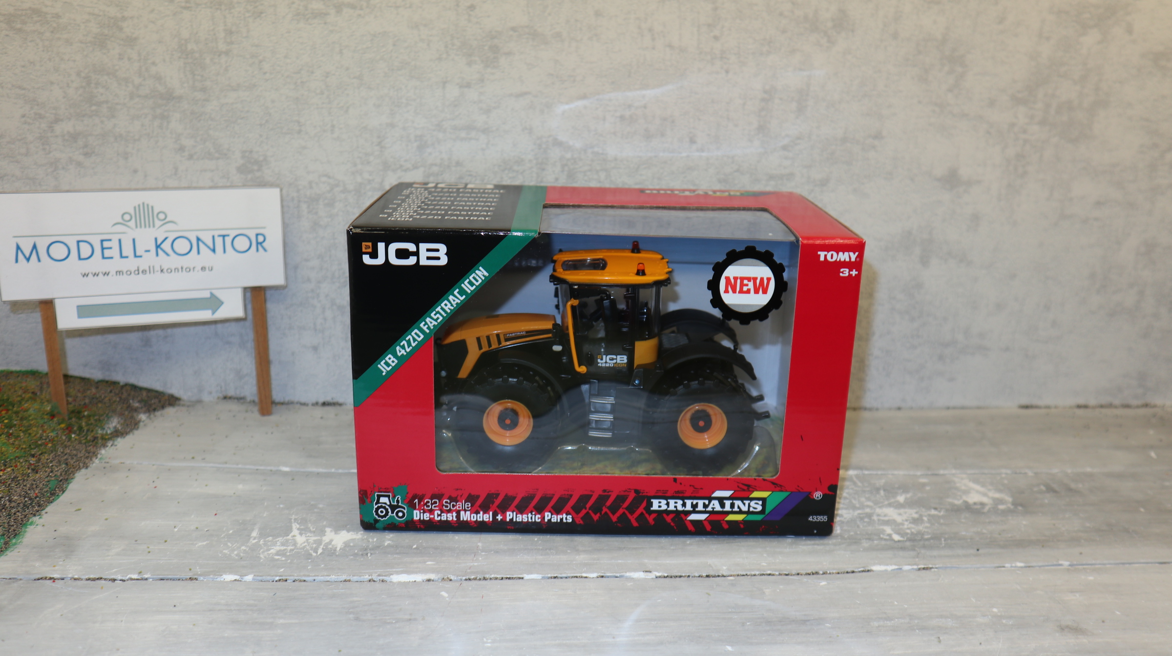 Britains 43355 in 1:32,  JCB 4220 Fastrac Icon, NEU in OVP