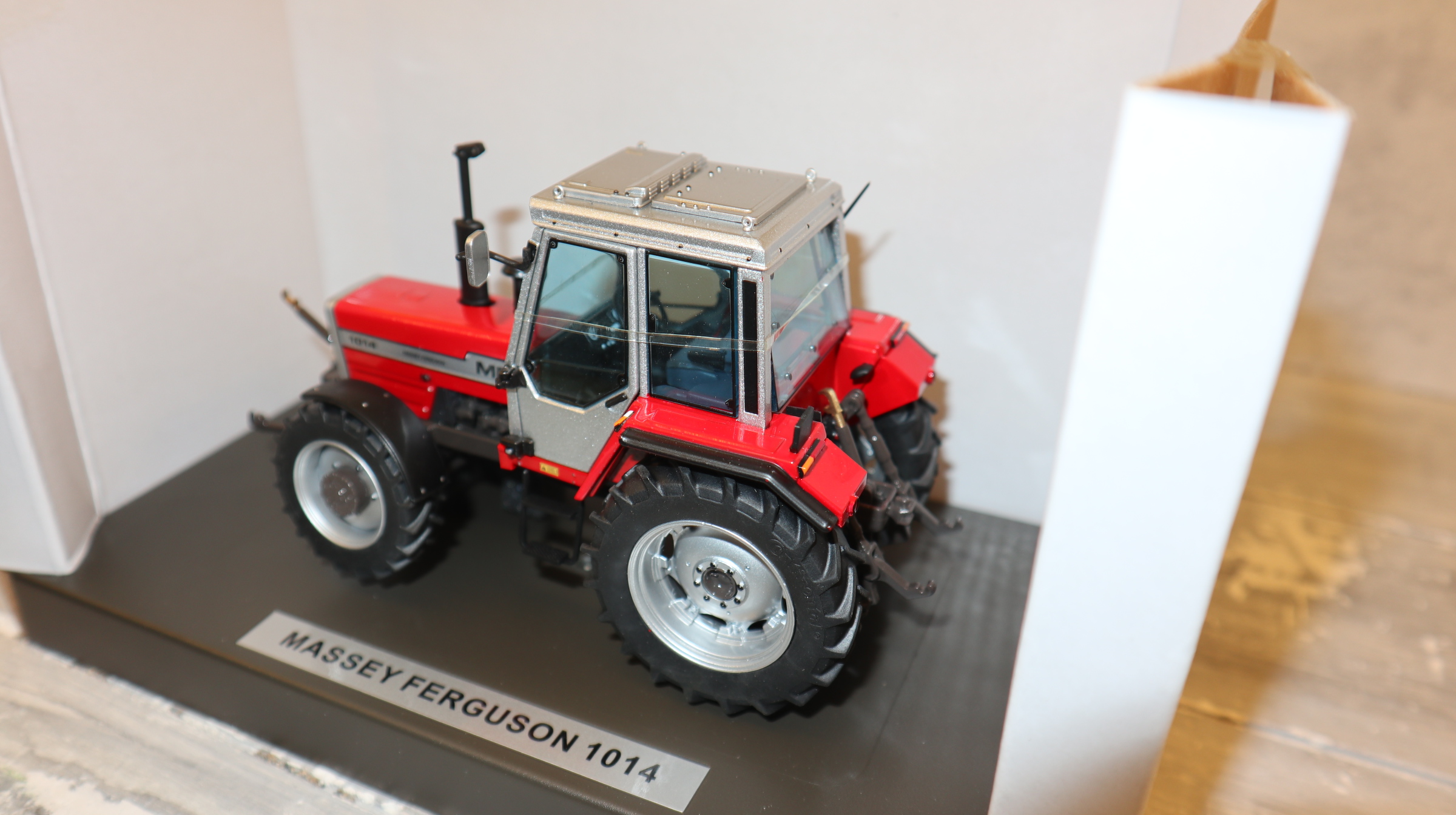 Weise Toys 1014 in 1:32, Massey Ferguson 1014 4WD, Version 1,  NEU in OVP