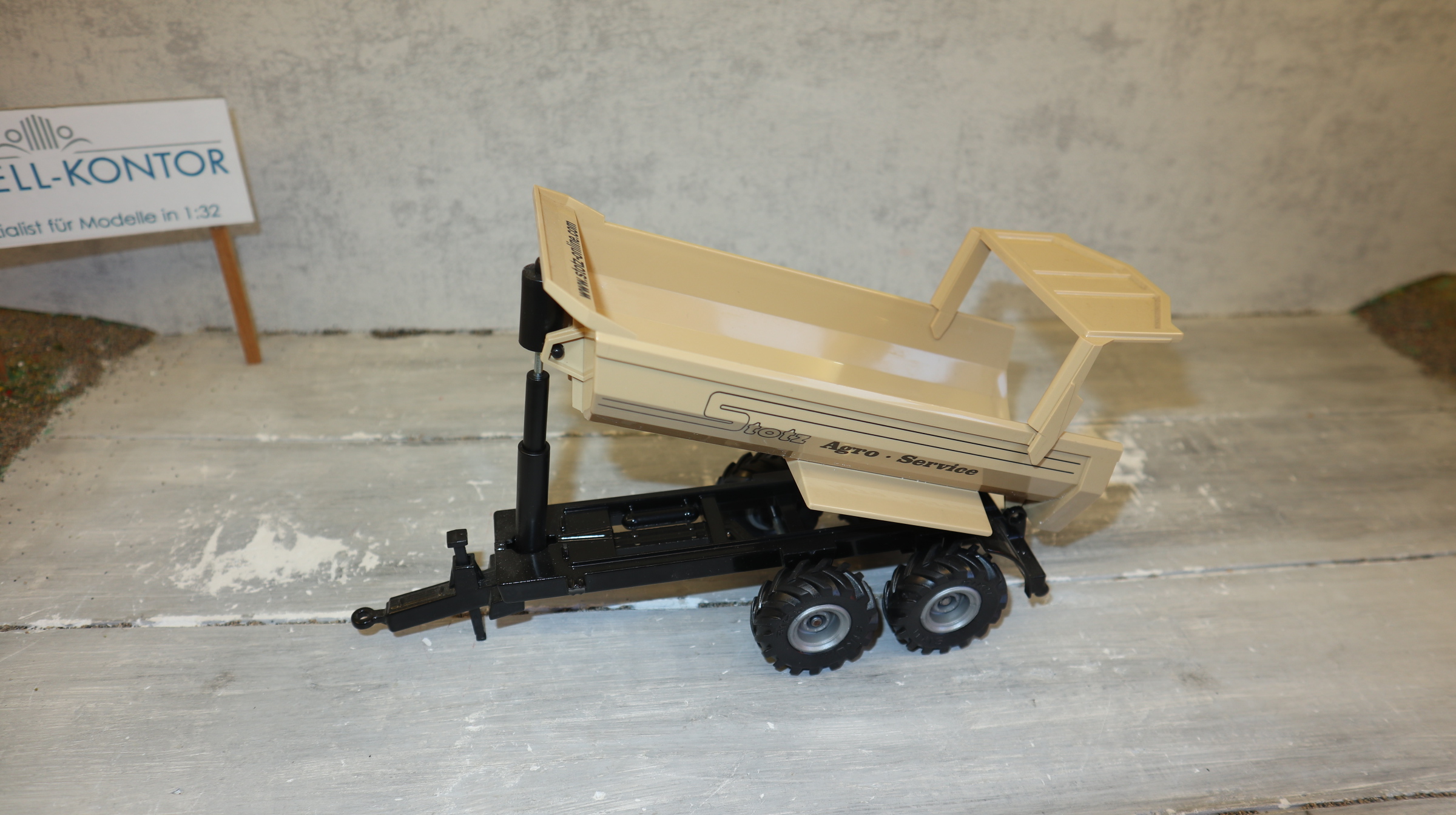 Siku 2871 in 1:32, Krampe Halfpipe STOTZ beige NEU in OVP