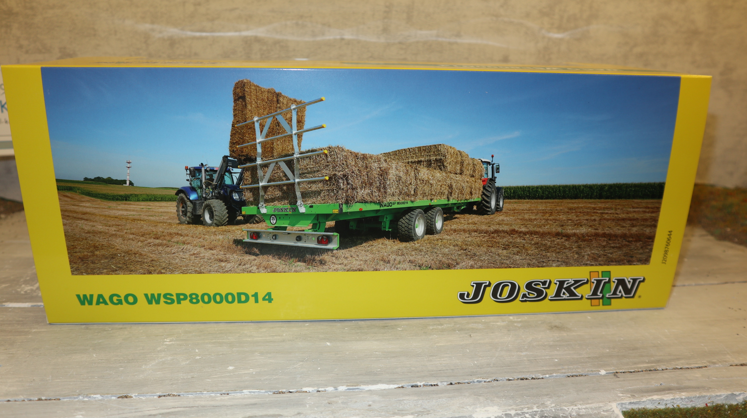 Universal Hobbies UH 6789 in 1:32, Joskin WAGO WSP80002 mit Heuballen,  NEU in OVP