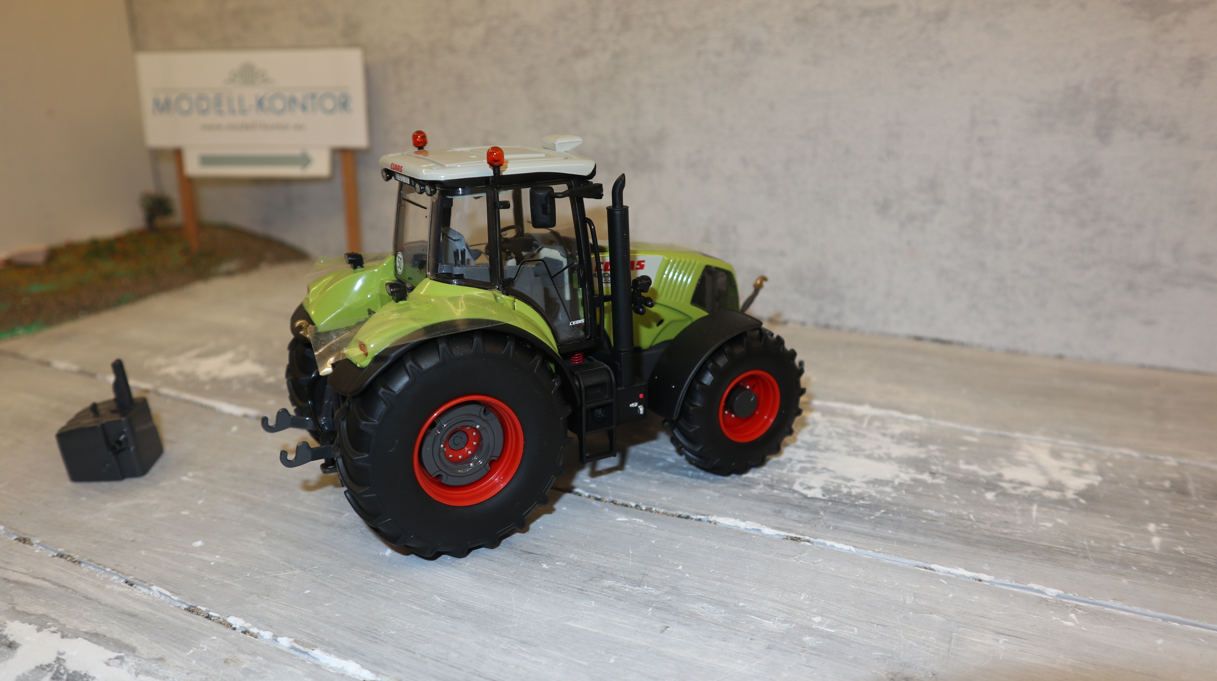 Wiking 077305 in 1:32, Claas Axion 850 mit Frontgewicht,  NEU in OVP