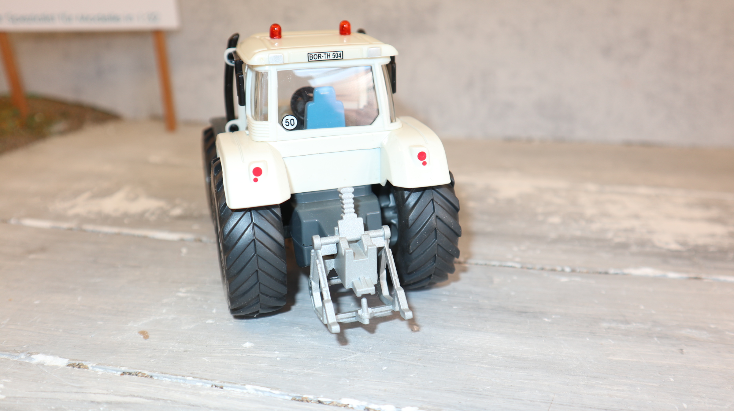 Siku 2965 in 1:32, Fendt 711 WEISS, Sondermodell Höing, NEU in OVP