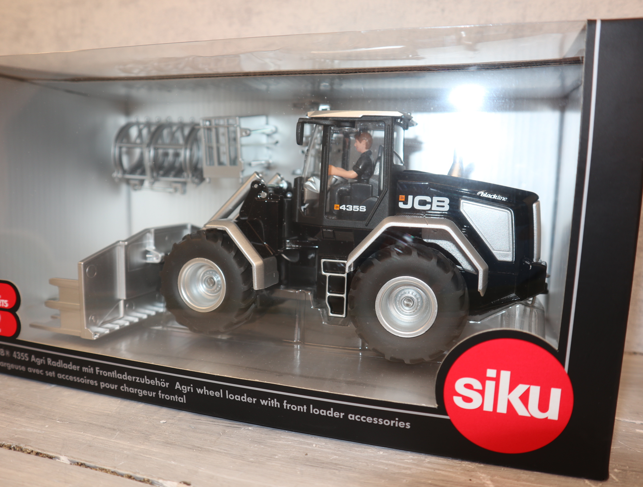 Siku 3663 1:32 JCB Radlader 435S als Sondermodell BLACKLINE in OVP