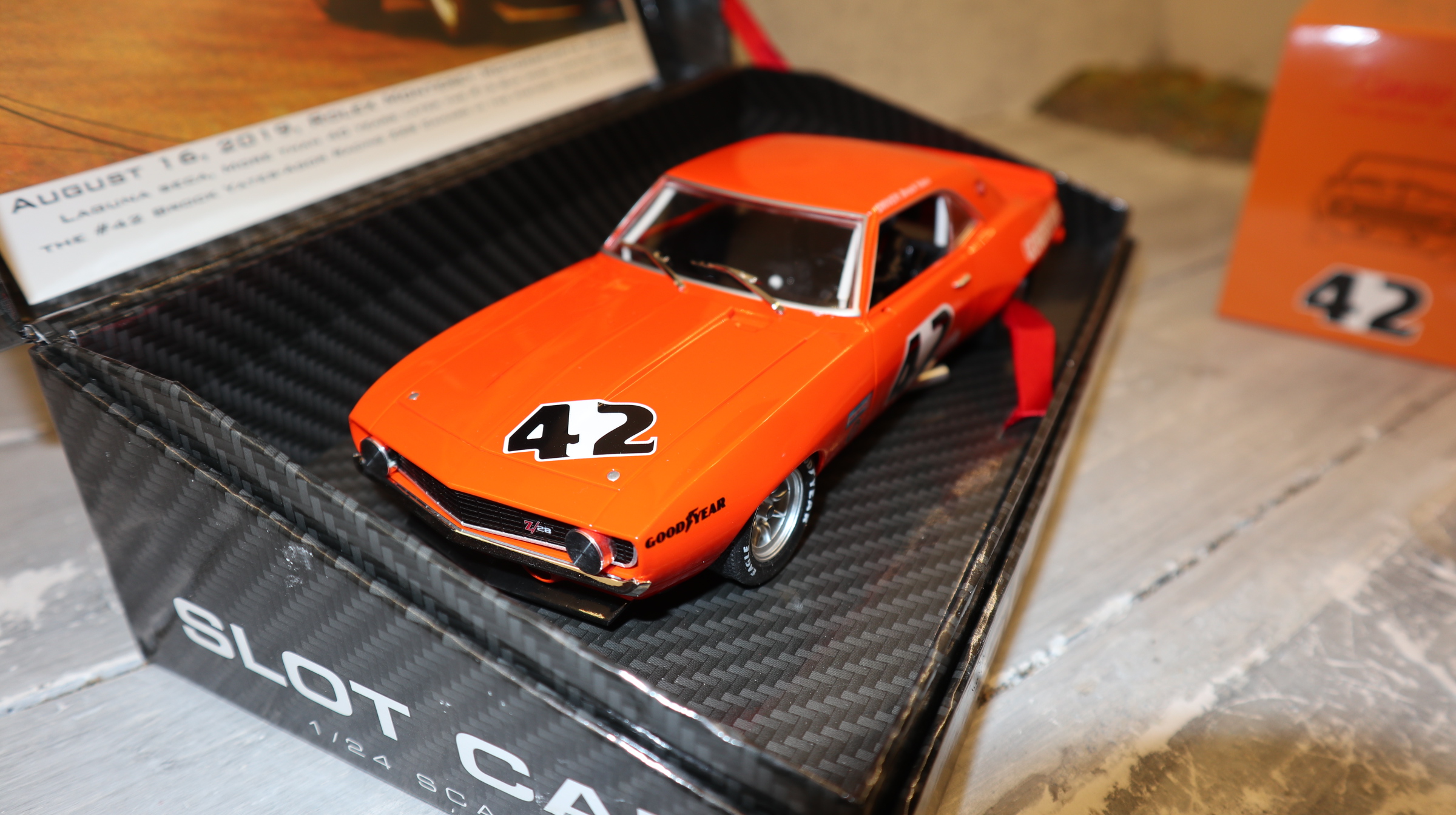 BRM 118 in 1:24, Chevrolet Camaro orange No. 42, NEU in OVP
