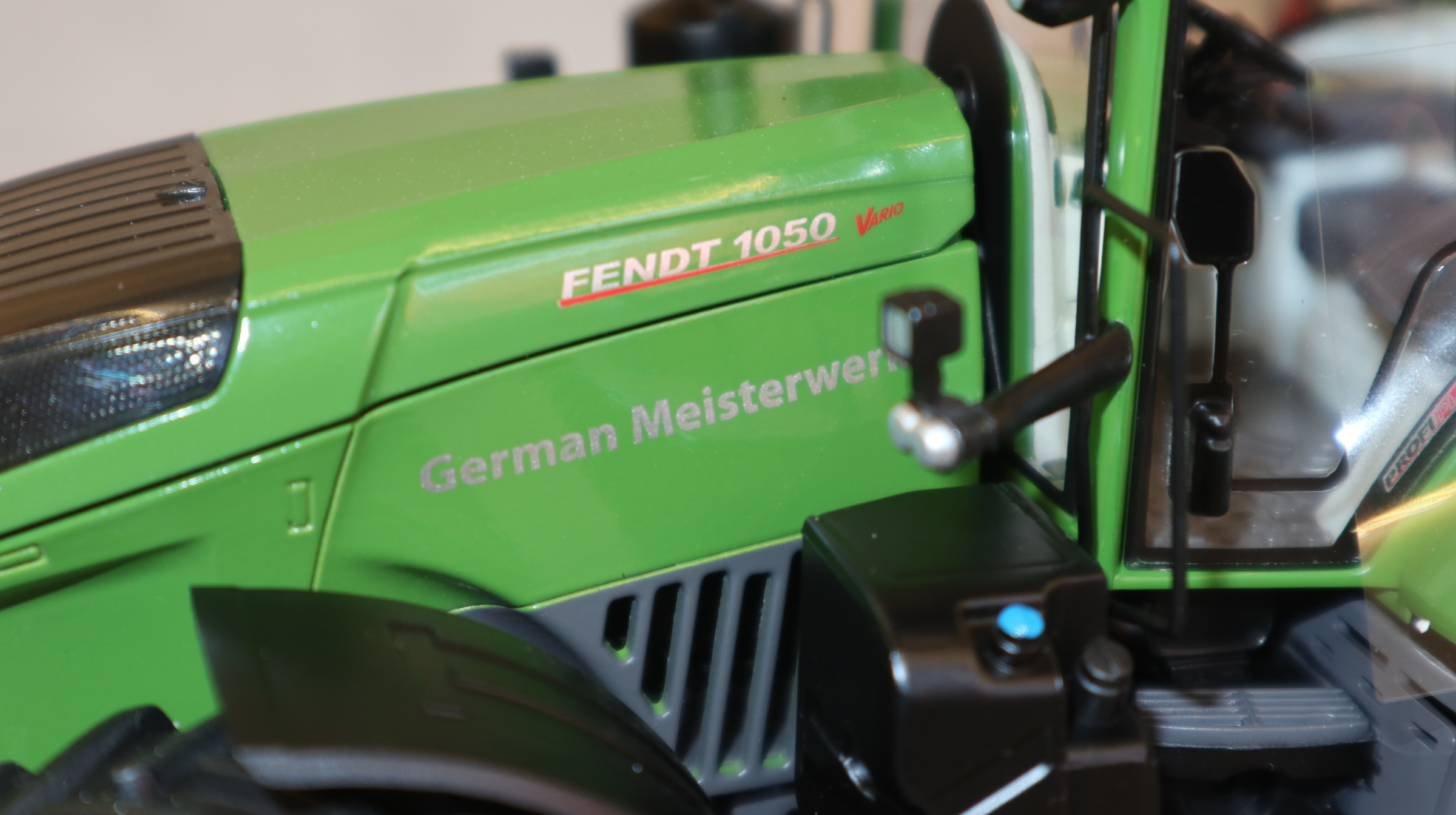 Wiking X991015081000 in 1:32,  Fendt 1050 German Meisterwerk GRÜN, NEU in OVP