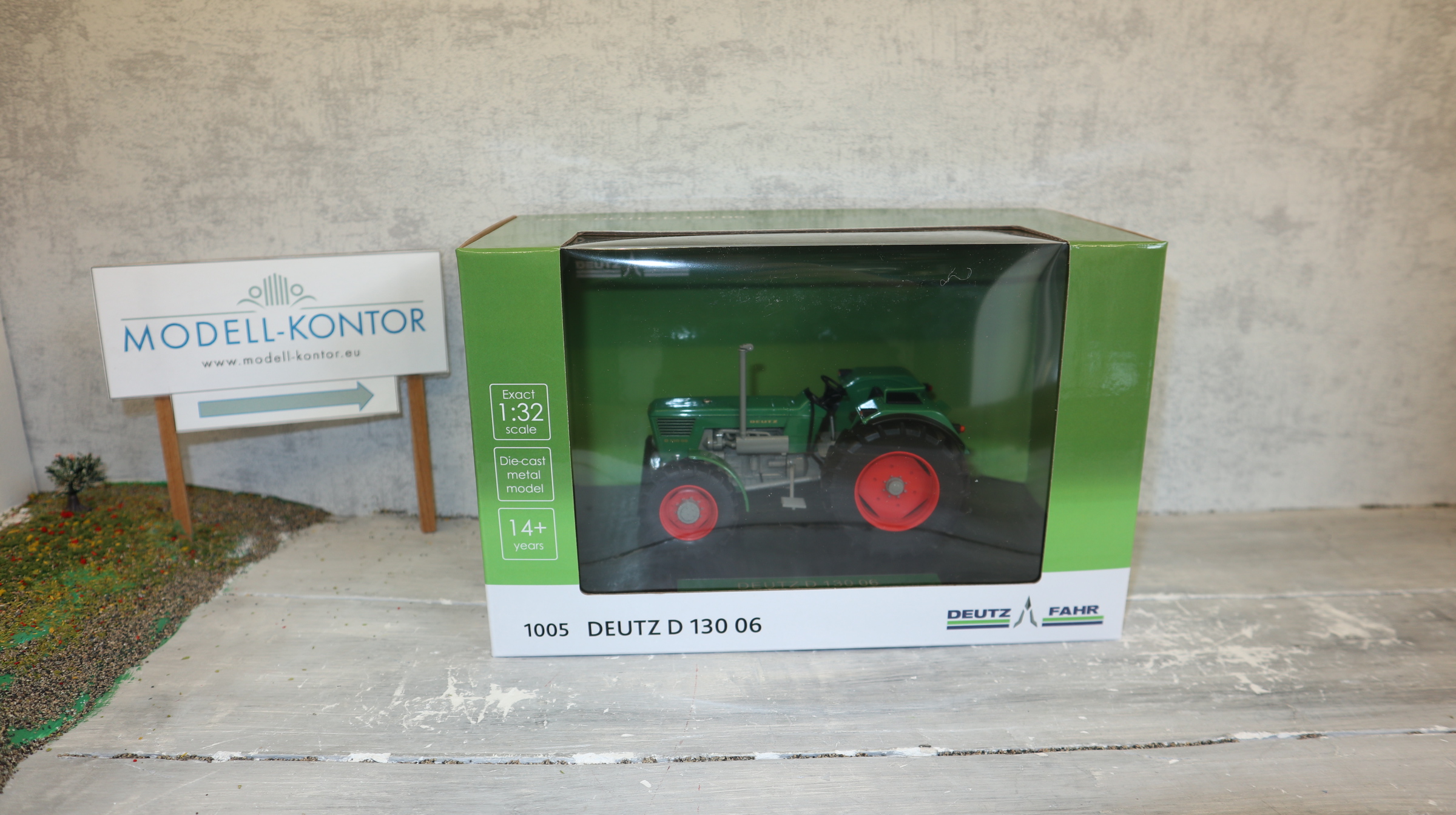 Weise Toys 1005 in 1:32, DEUTZ D 130 06 ohne Kabine,  NEU in OVP