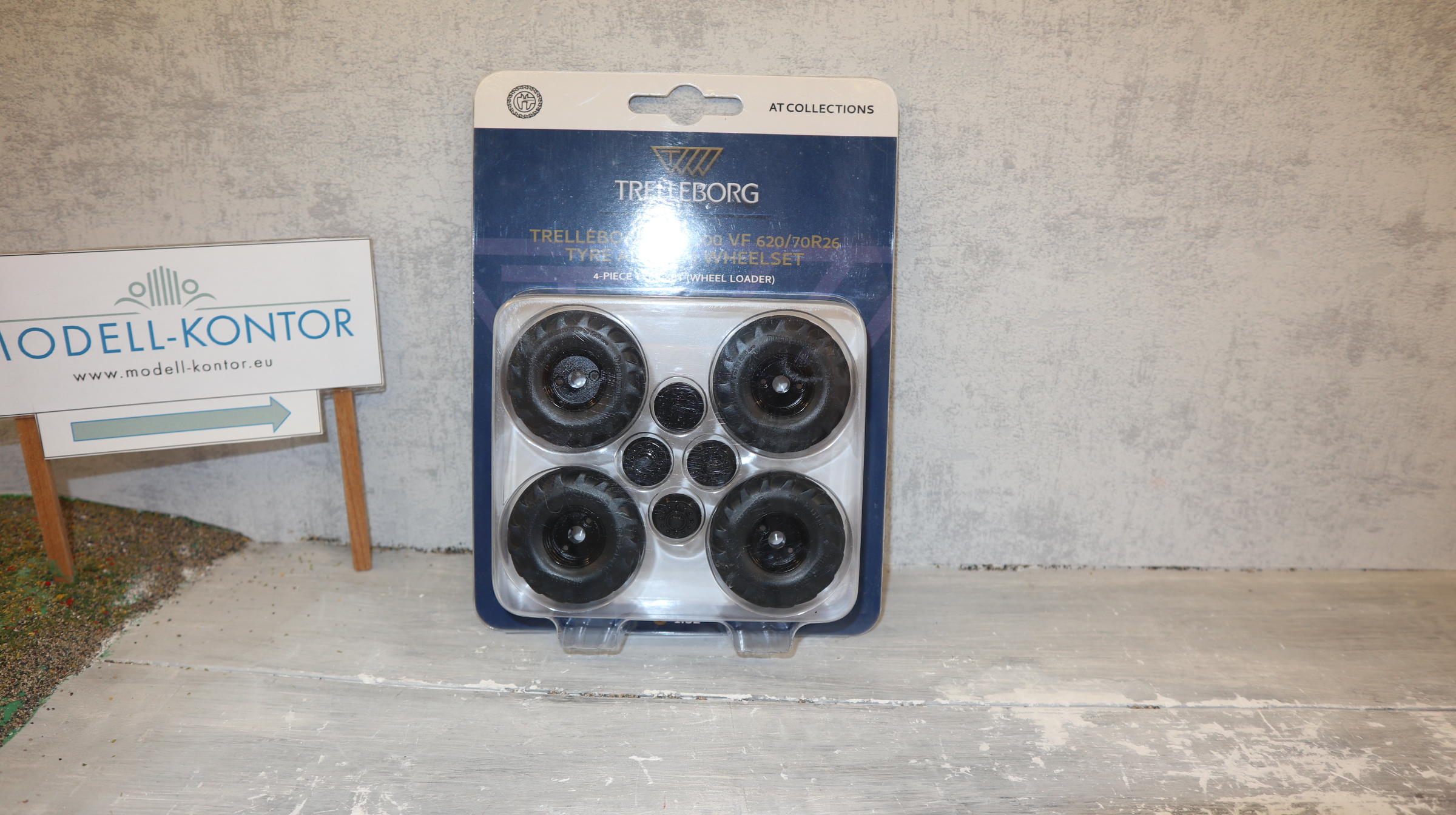 AT Collections 3200129 in 1:32, TRELLEBORG TM3000 Radlader-Reifen, NEU in OVP