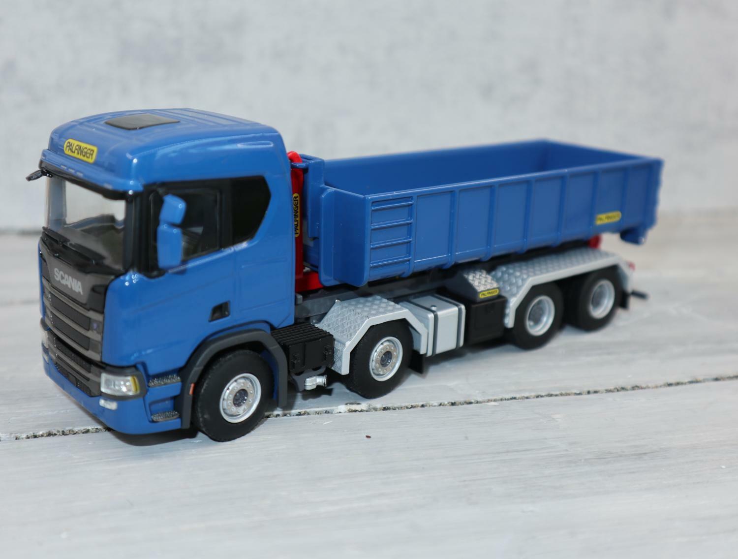 WSI 02-2194 in 1:50, SCANIA R 8x4 Abroller blau mit 15m2-Container, NEU in OVP