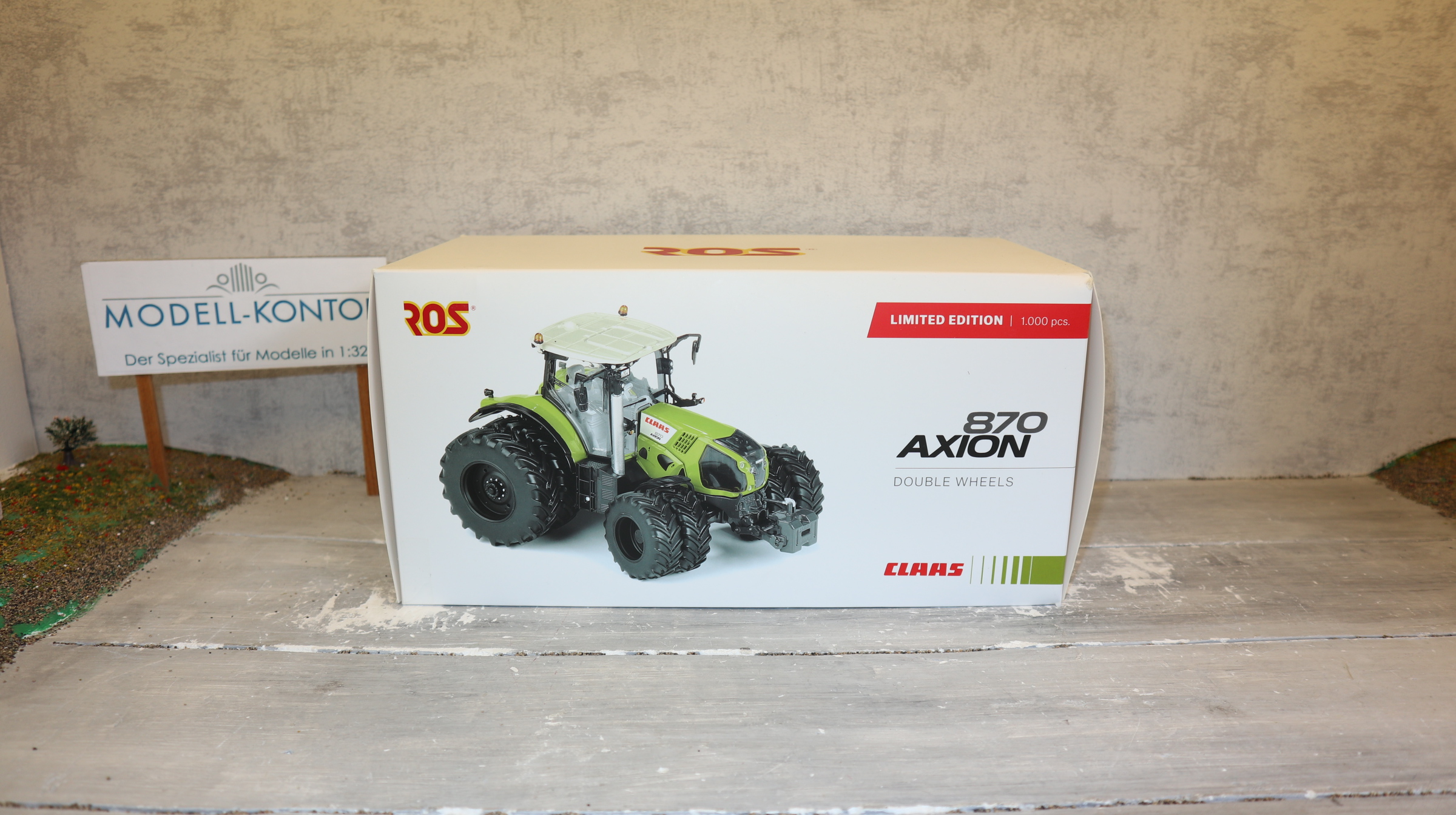ROS 301580 in 1:32, Claas Axion 870 mit Zusatzreifen, NEU in OVP