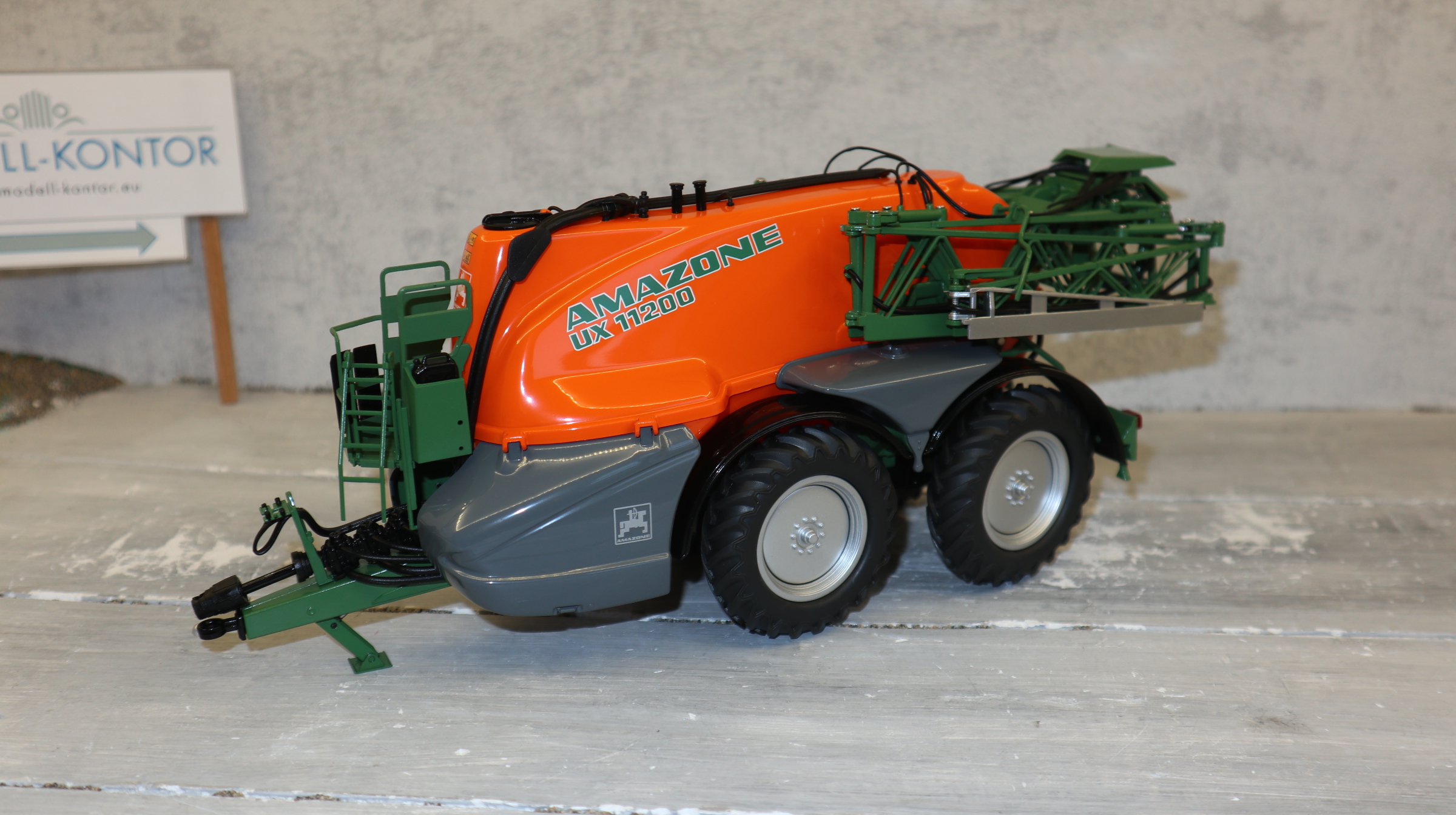 WIKING 077346 in 1:32, AMAZONE Feldspritze UX 11200 , NEU in OVP