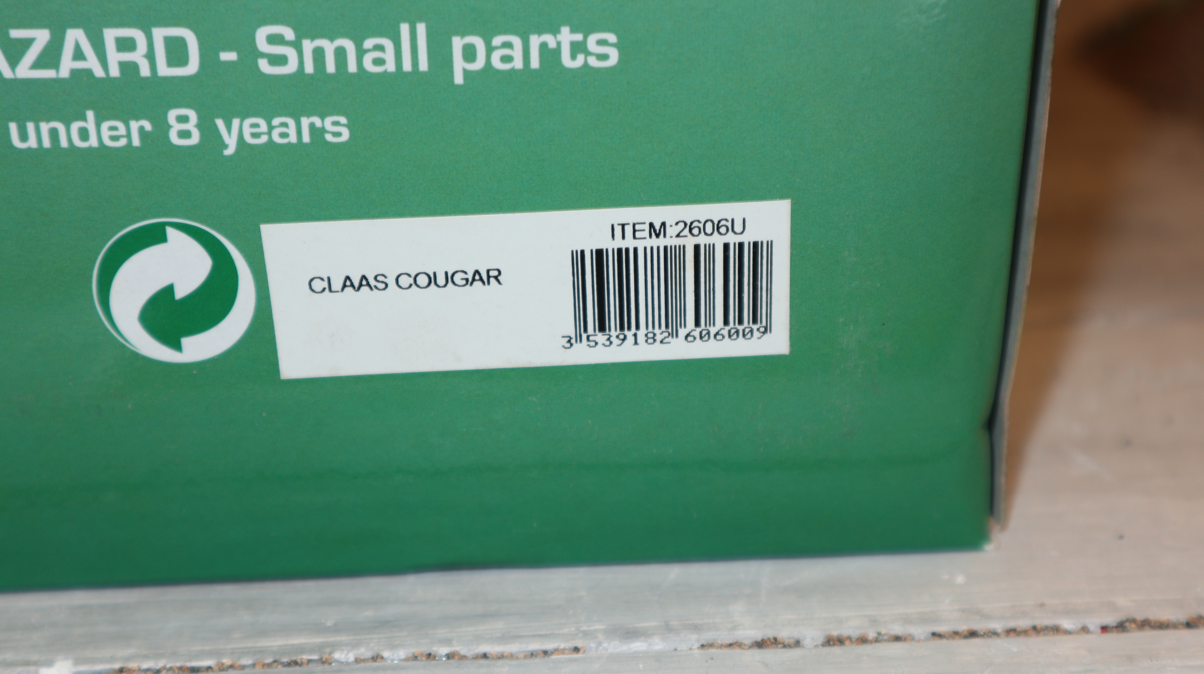 Universal Hobbies UH 2606  in 1:32, Claas Cougar NEU in OVP
