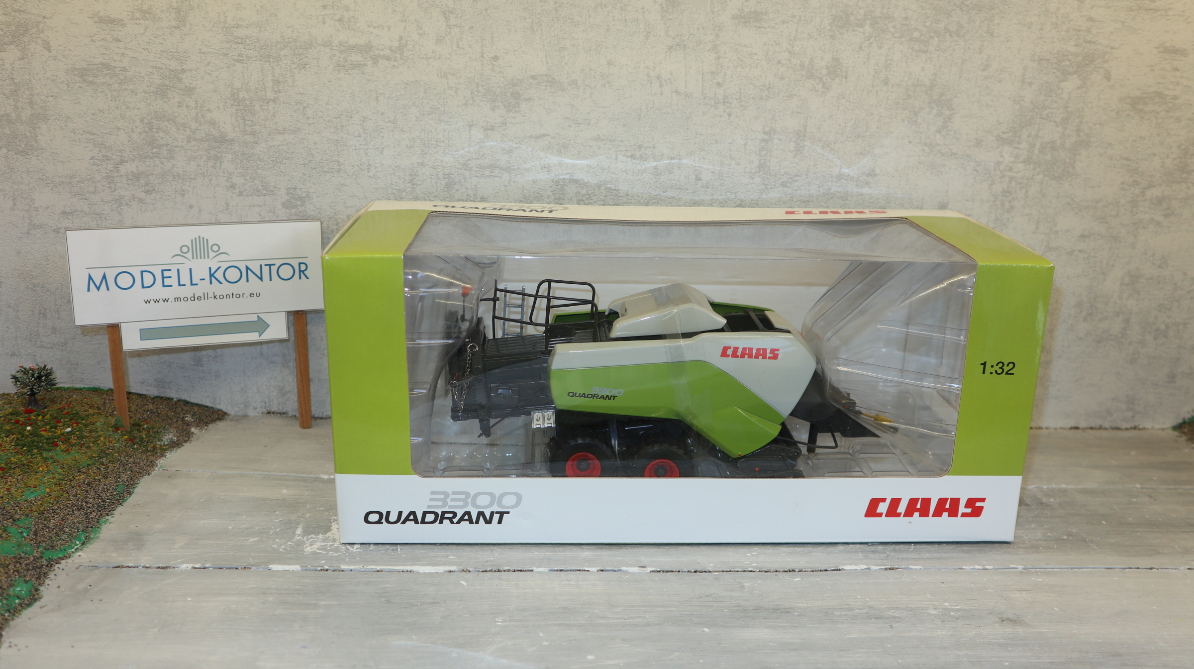 USK 30001 in 1:32, Claas Quadrant 3300 Quader-Ballenpresse, NEU in OVP