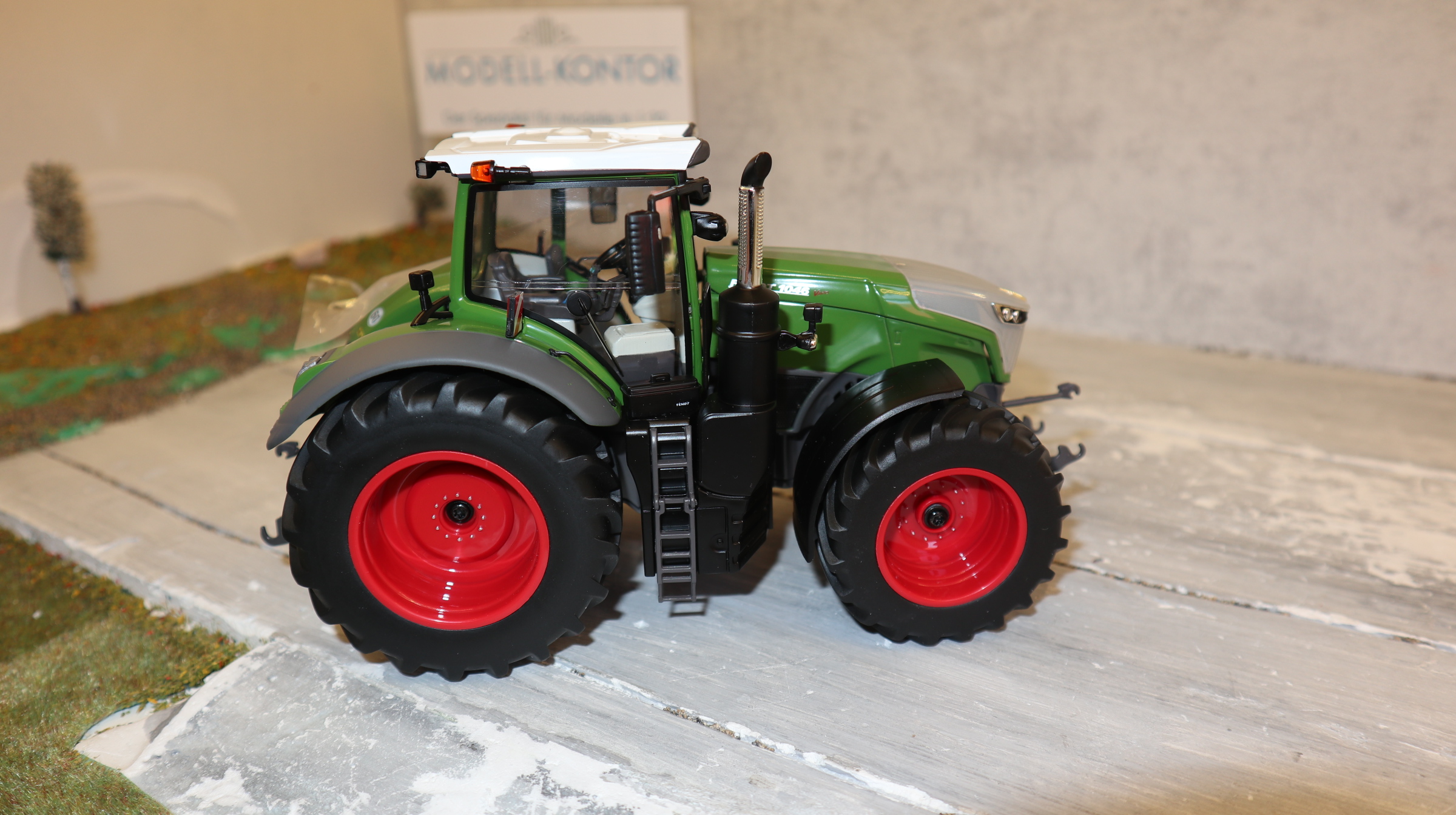 WIKING 077856 in 1:32, Fendt 1046 CHROM, NEU in OVP