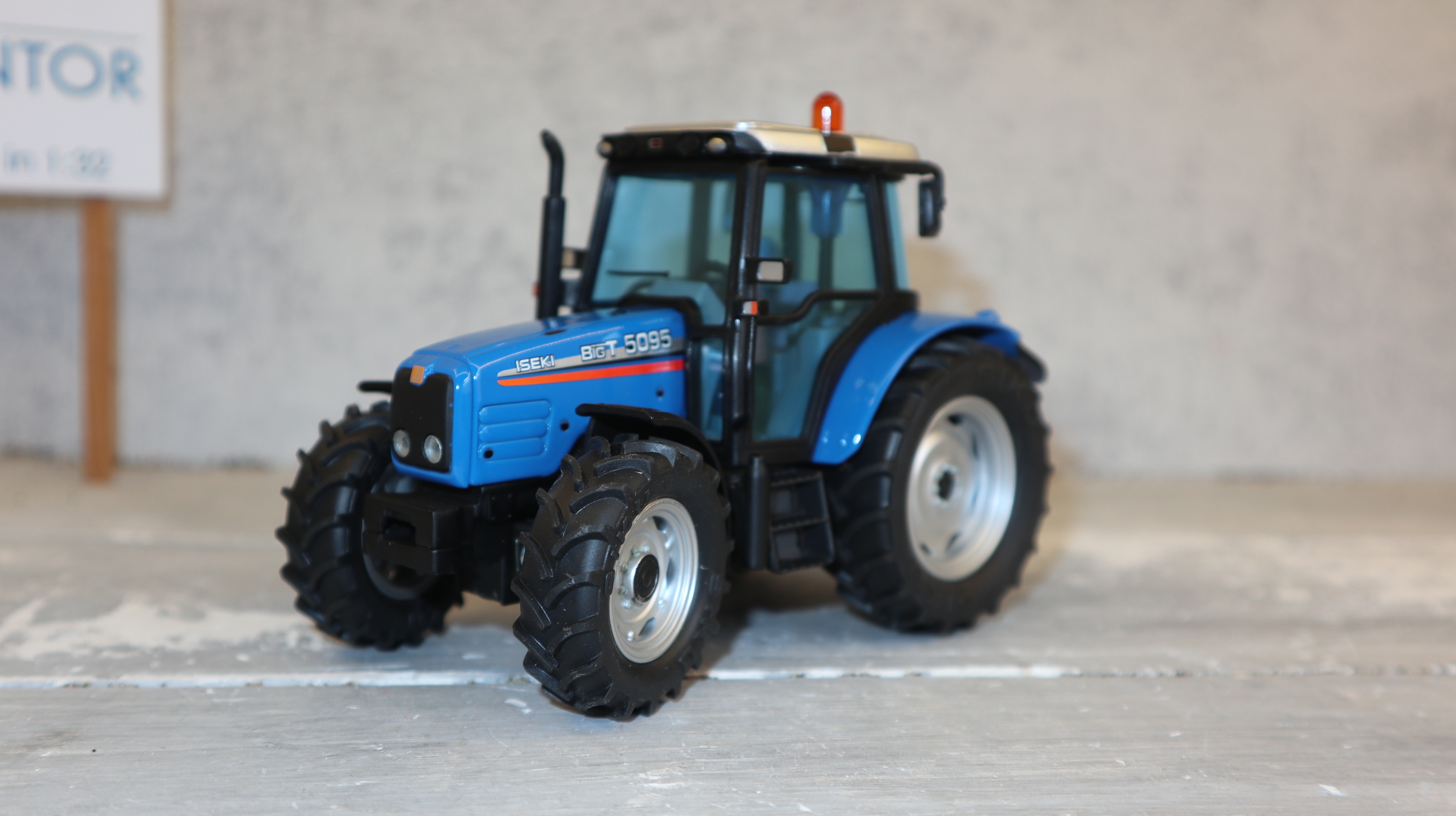 Siku 3051 in 1:32, ISEKI Big T 5095 aus Japan, NEU in OVP