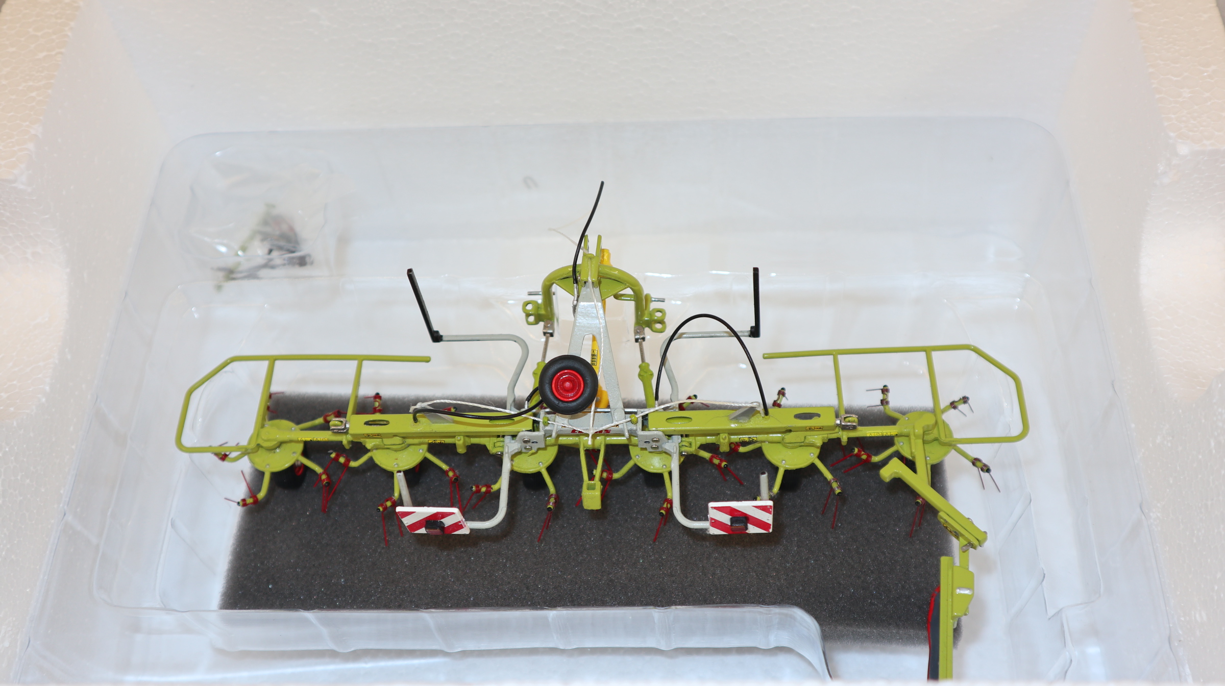 MarGe 0002543840 in 1:32, Claas VOLTO 60 Heuwender, NEU in OVP