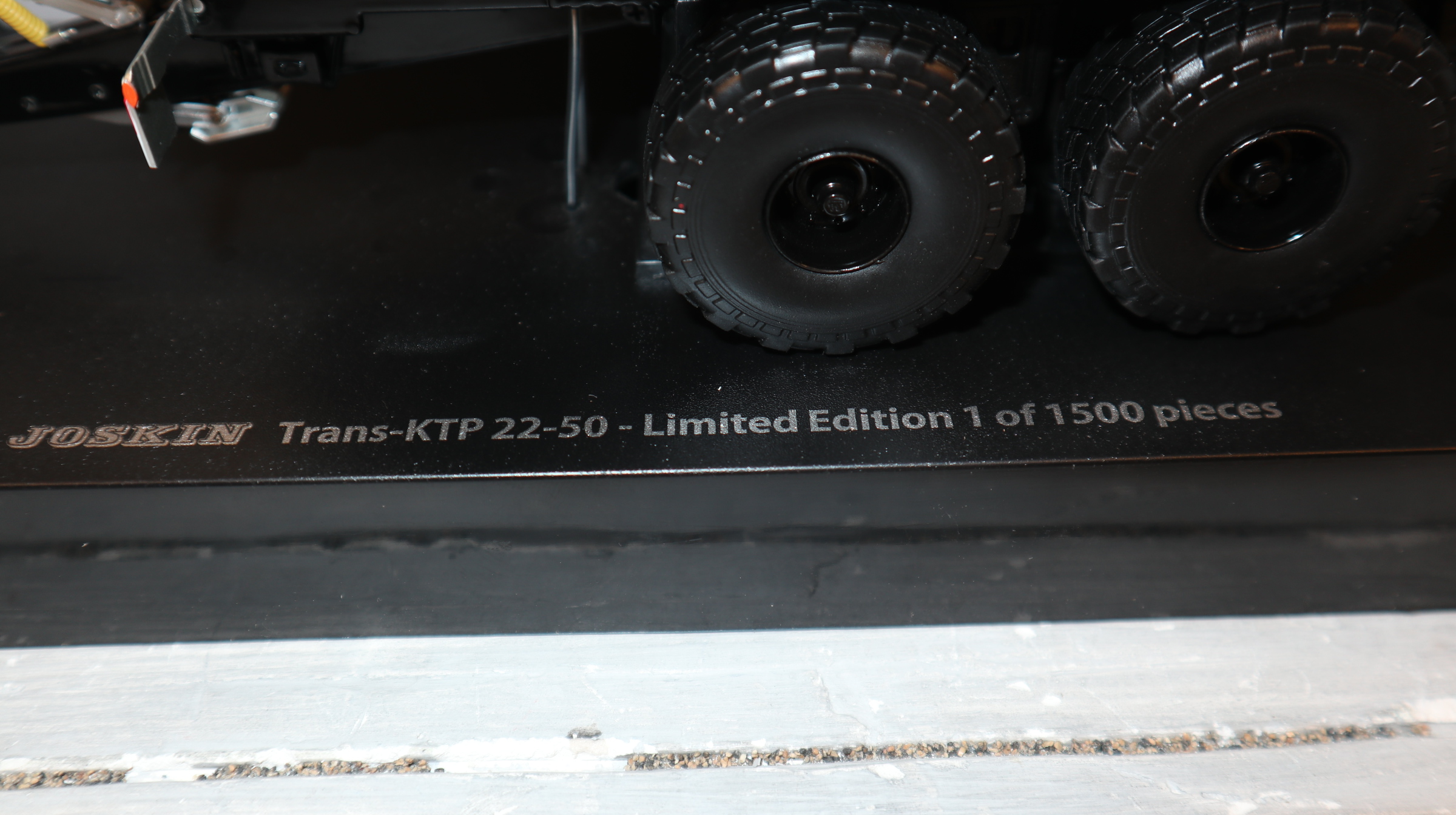 Universal Hobbies UH 6805 in 1:32, Joskin Trans-KTP 22-50 BLACK Edition,  NEU in OVP