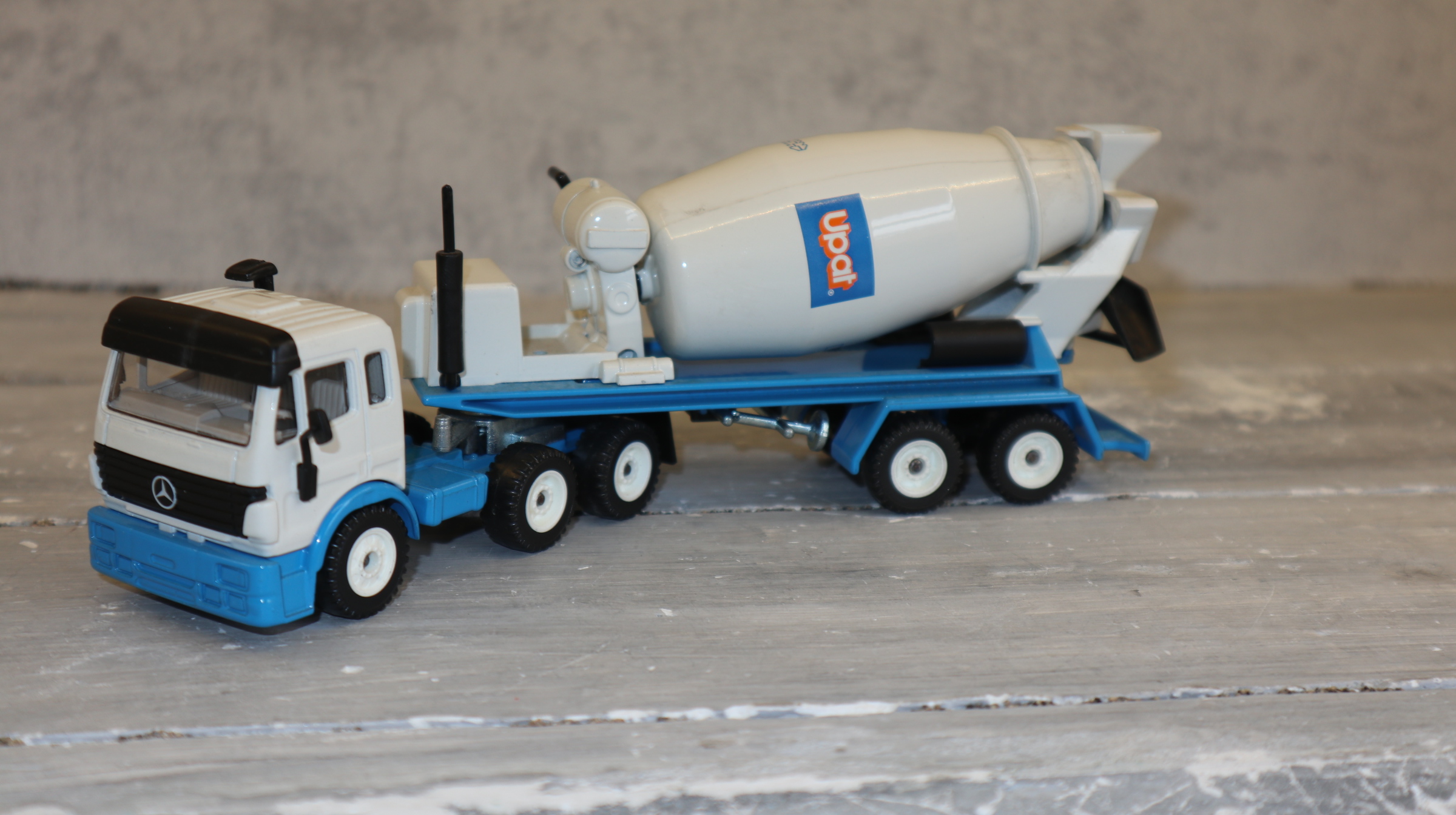 Siku 3431 in 1:55, Betonmischer UPAT Werbemodell MB SK,  NEU in OVP