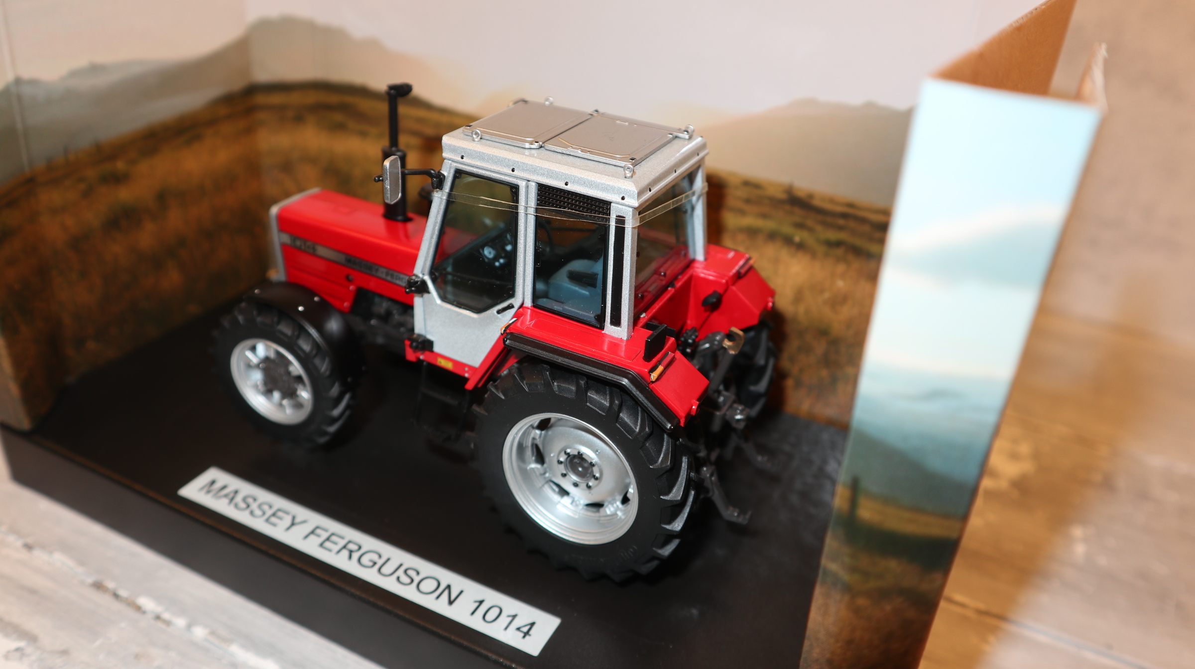 Weise Toys 1079 in 1:32, Massey Ferguson 1014 4WD, Version 2 NEU in OVP