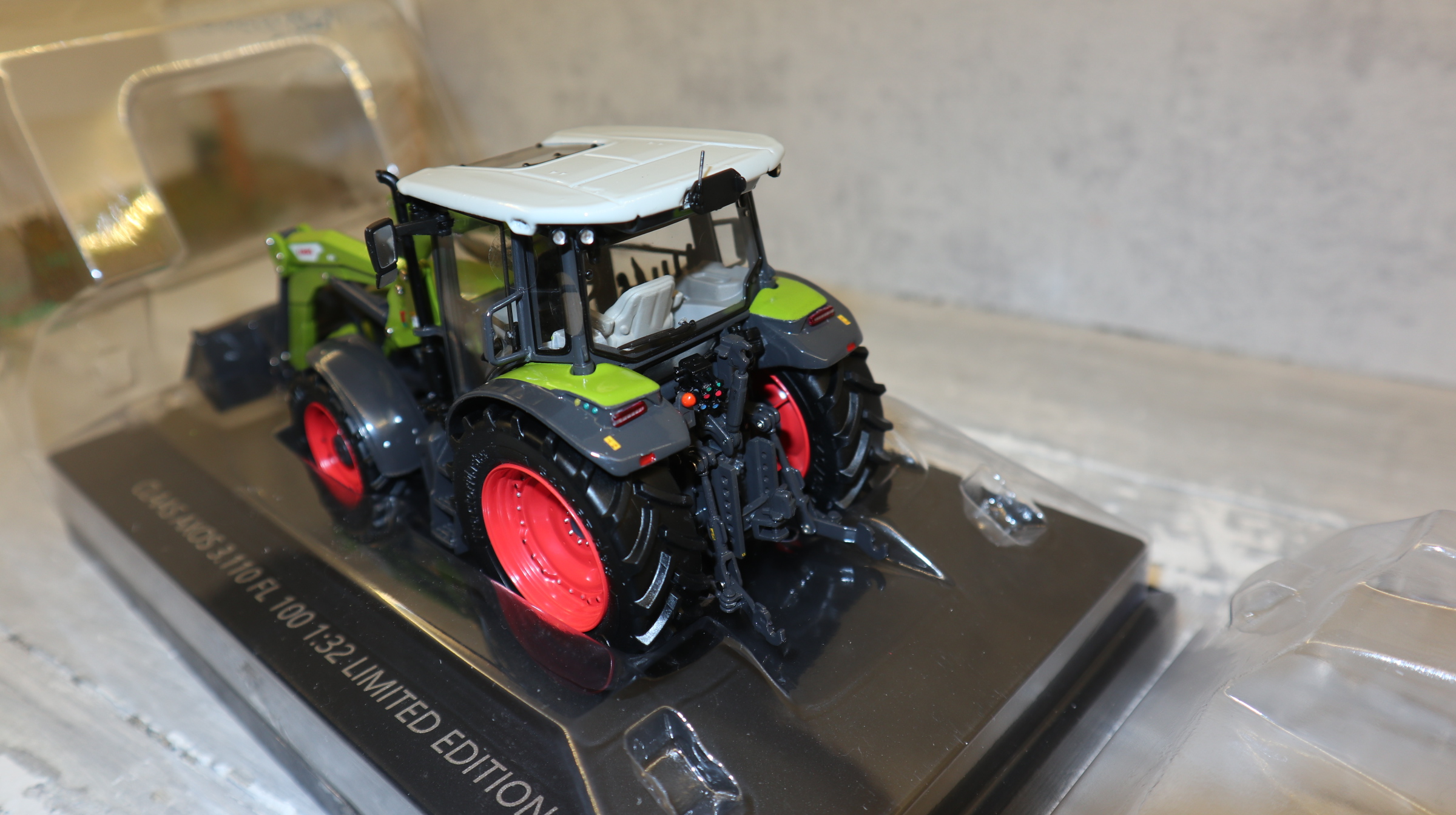 ROS 02675150 in 1:32, Claas Axos 3.110 mit Frontlader, NEu in OVP