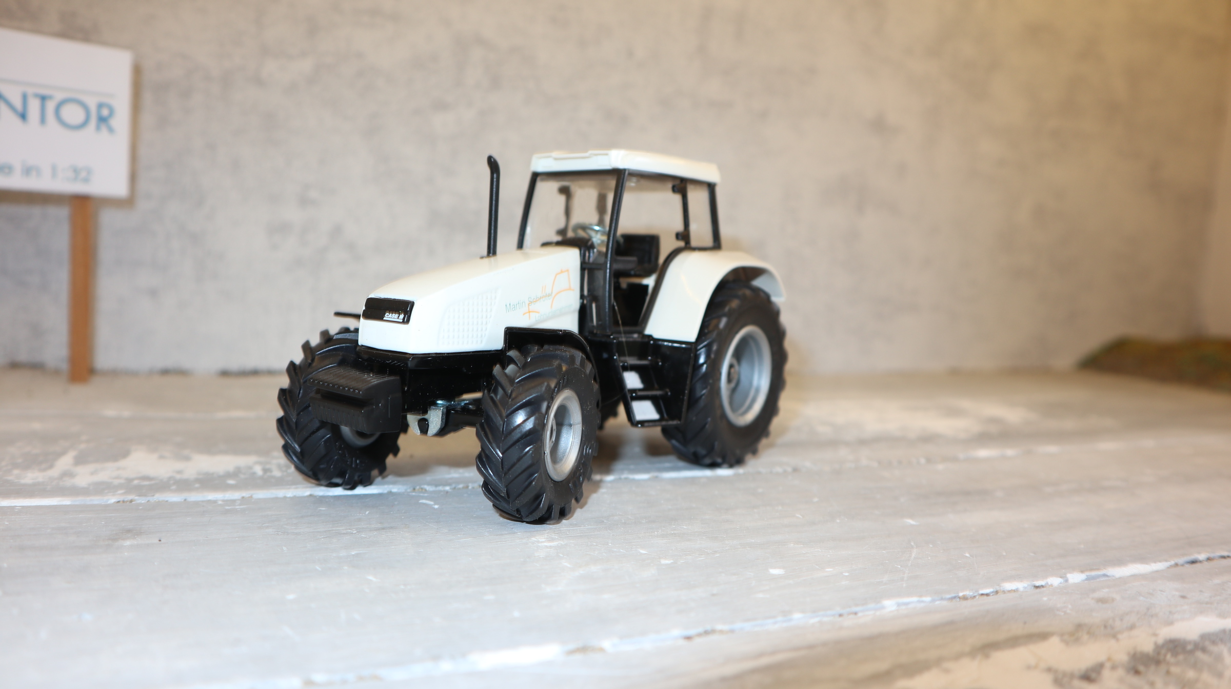Siku 2963 in 1:32, CASE CS 150 weiß Martin Schröter, NEU in OVP