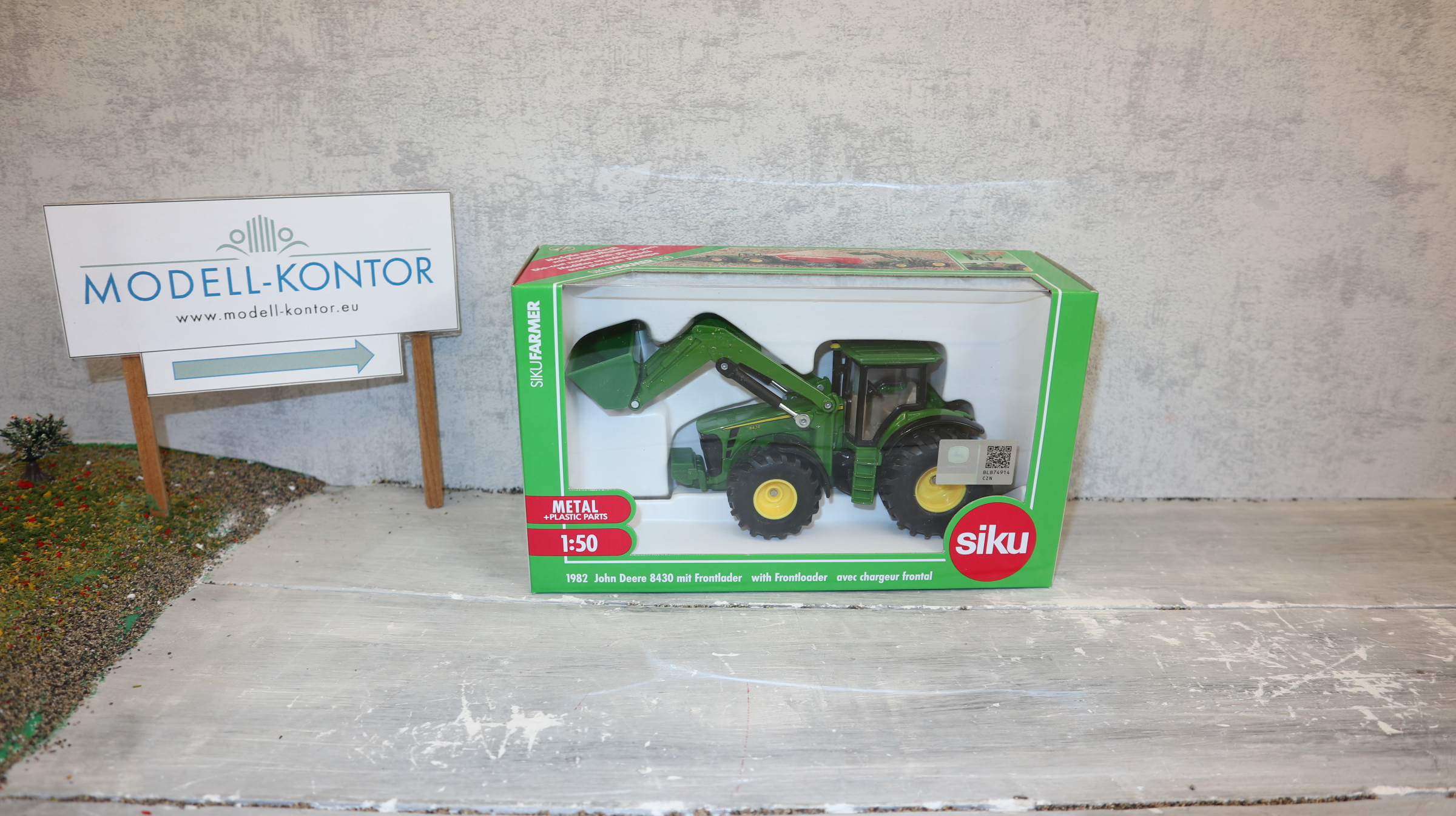 Siku 1982 in 1:50,  John Deere 8430 mit Frontlader, Neu in OVP