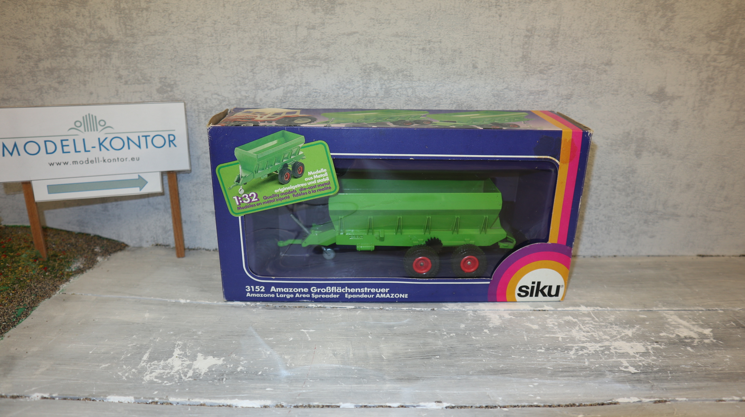 Siku 3152 in 1:32, AMAZONE Großflächenstreuer, NEU in OVP