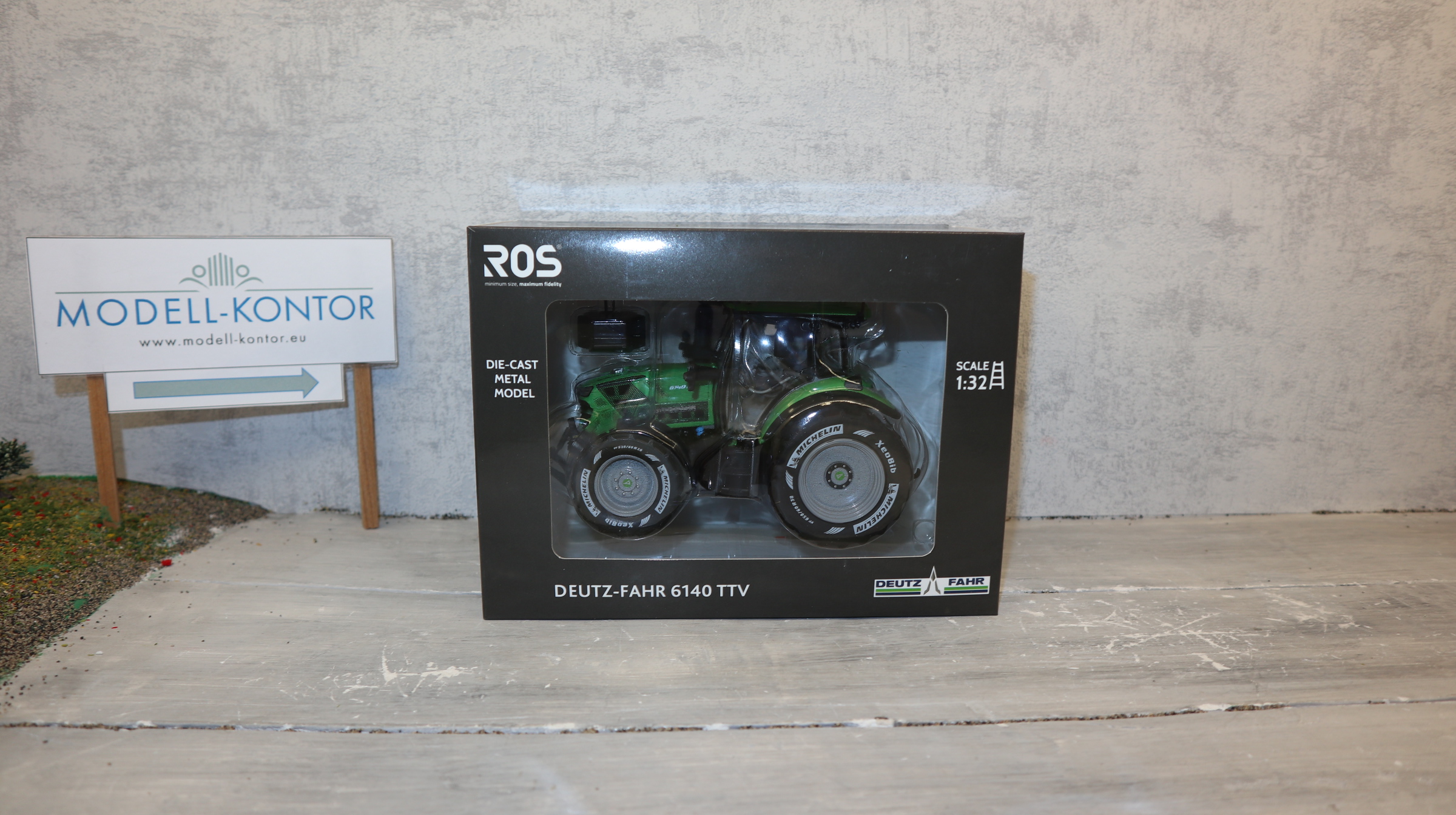 ROS  301948 in 1:32,   Sondermodell Deutz-Fahr 6140 TTV, NEU in OVP