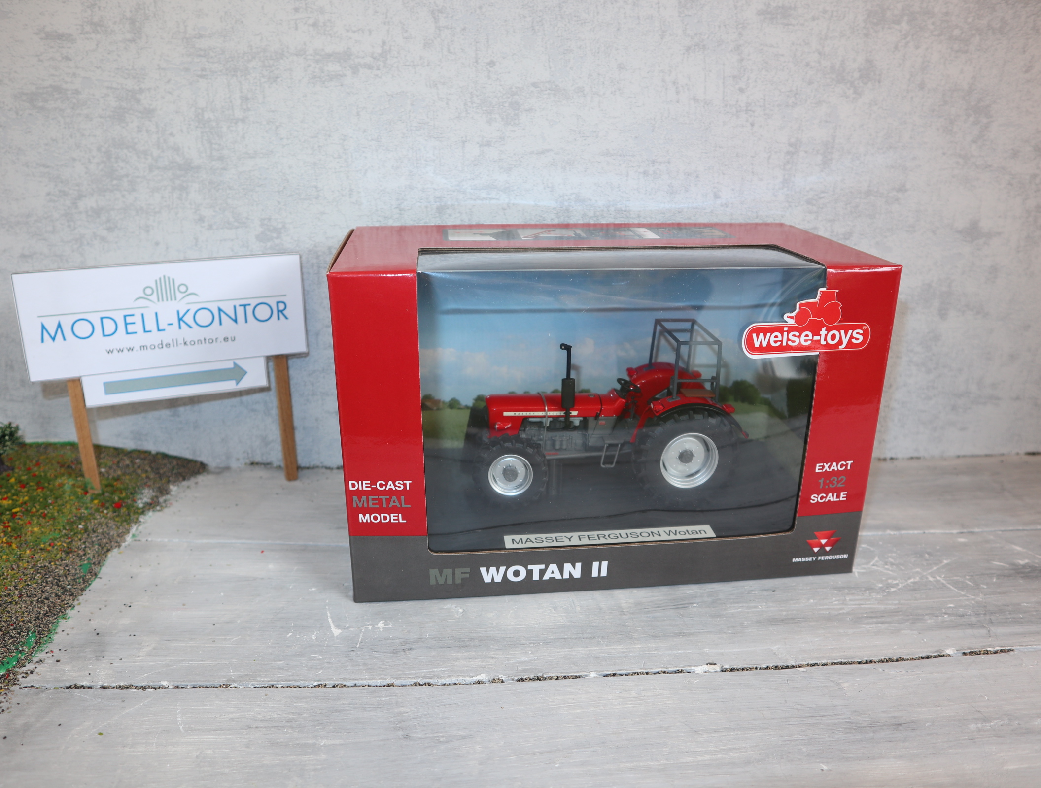 Weise Toys 1061 in 1:32 Massey Ferguson WOTAN II mit Überrollbügel