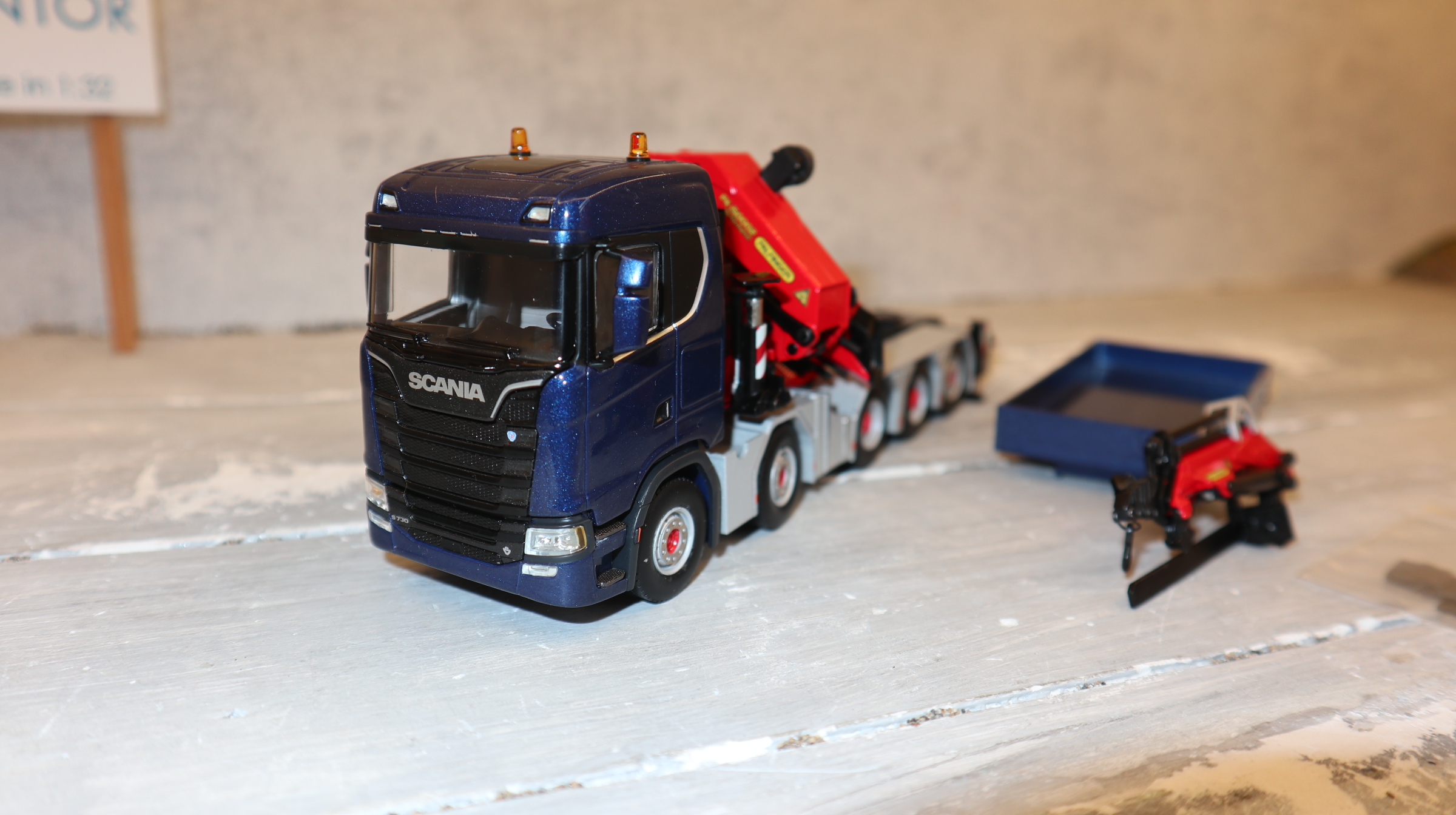 WSI 02-2215 in 1:50, SCANIA CS20N 10x4 mit Palfinger PK 15000.2 + JIB  NEU in OVP