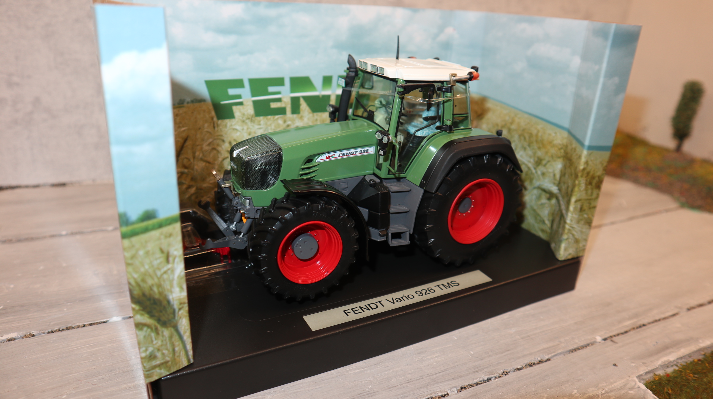 Weise Toys 1068 in 1:32 Fendt Favorit 926 Vario, in Fendt-Werbe-Verpackung , NEU in OVP