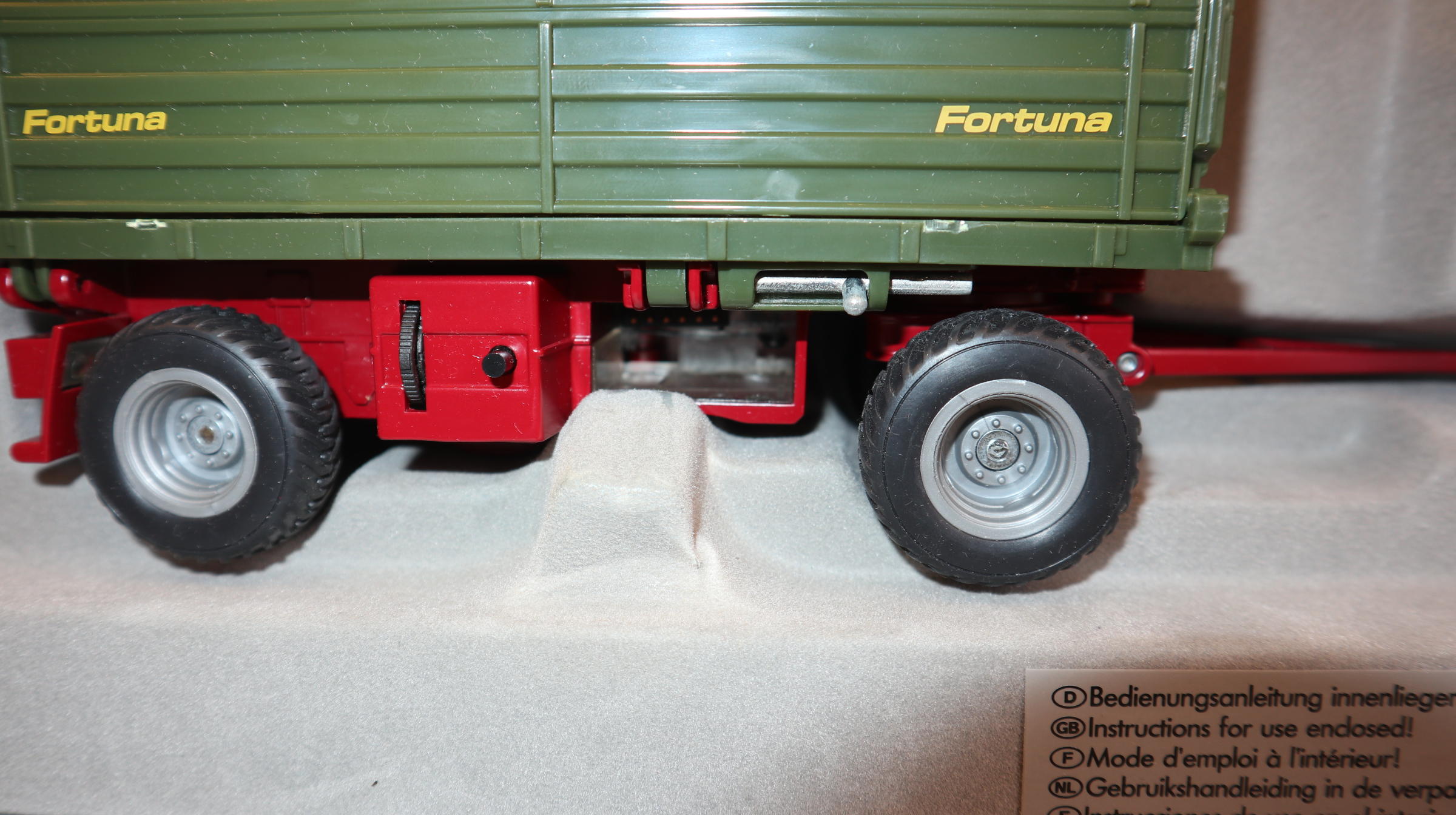 Siku Control 6781 in 1:32, Zweiseitenkipper mit Akku Version 1 für schwarze FB  NEU in OVP