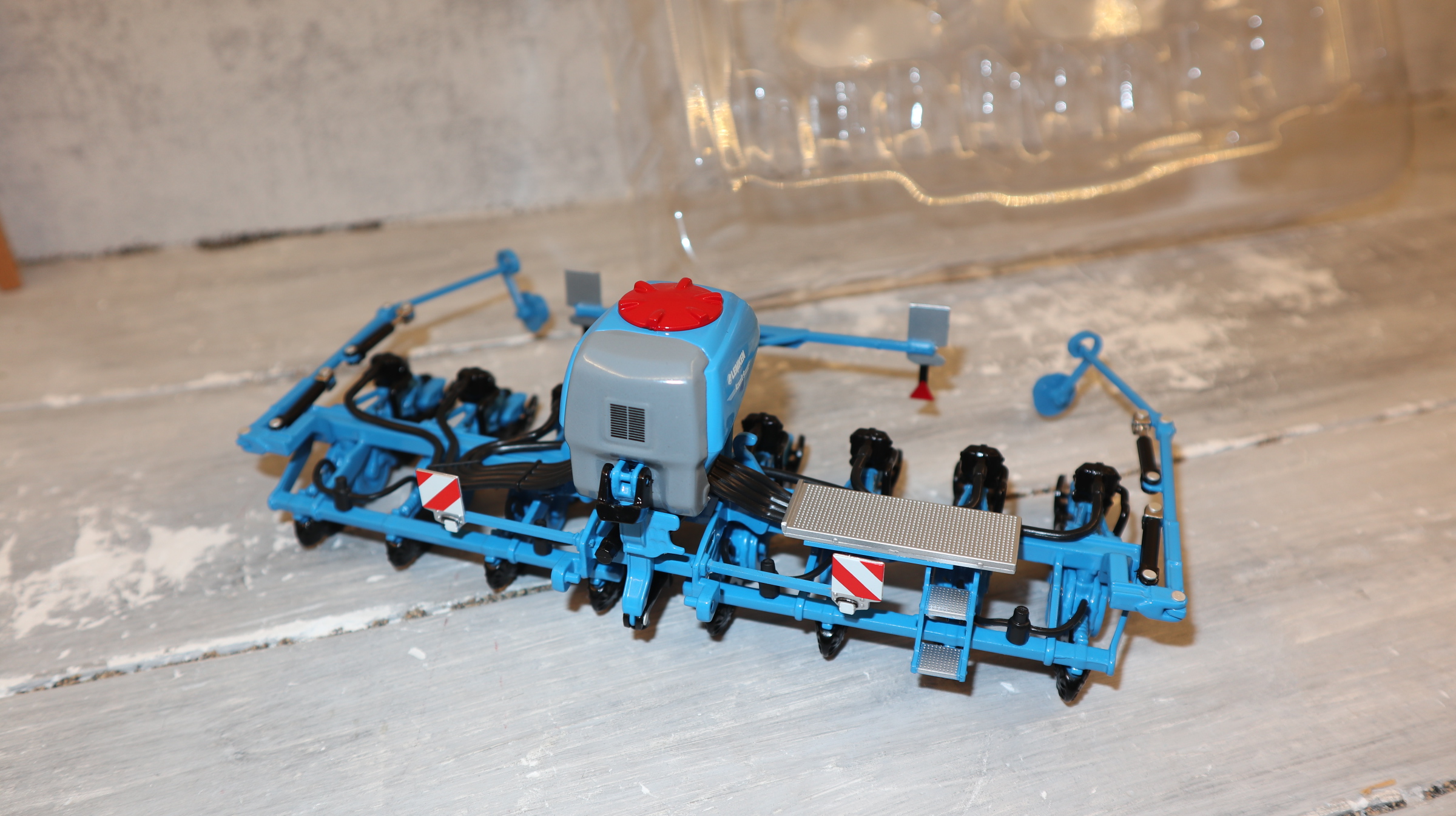 USK 31012 in 1:32, LEMKEN Azurit 9, NEU in OVP