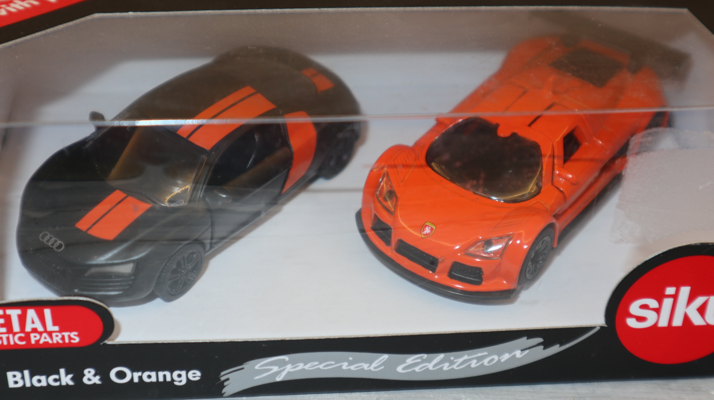 Siku 6310 in 1:55, Spezial Edition Black & Orange Audi R8 und Gumpert Apollo, NEU in OVP