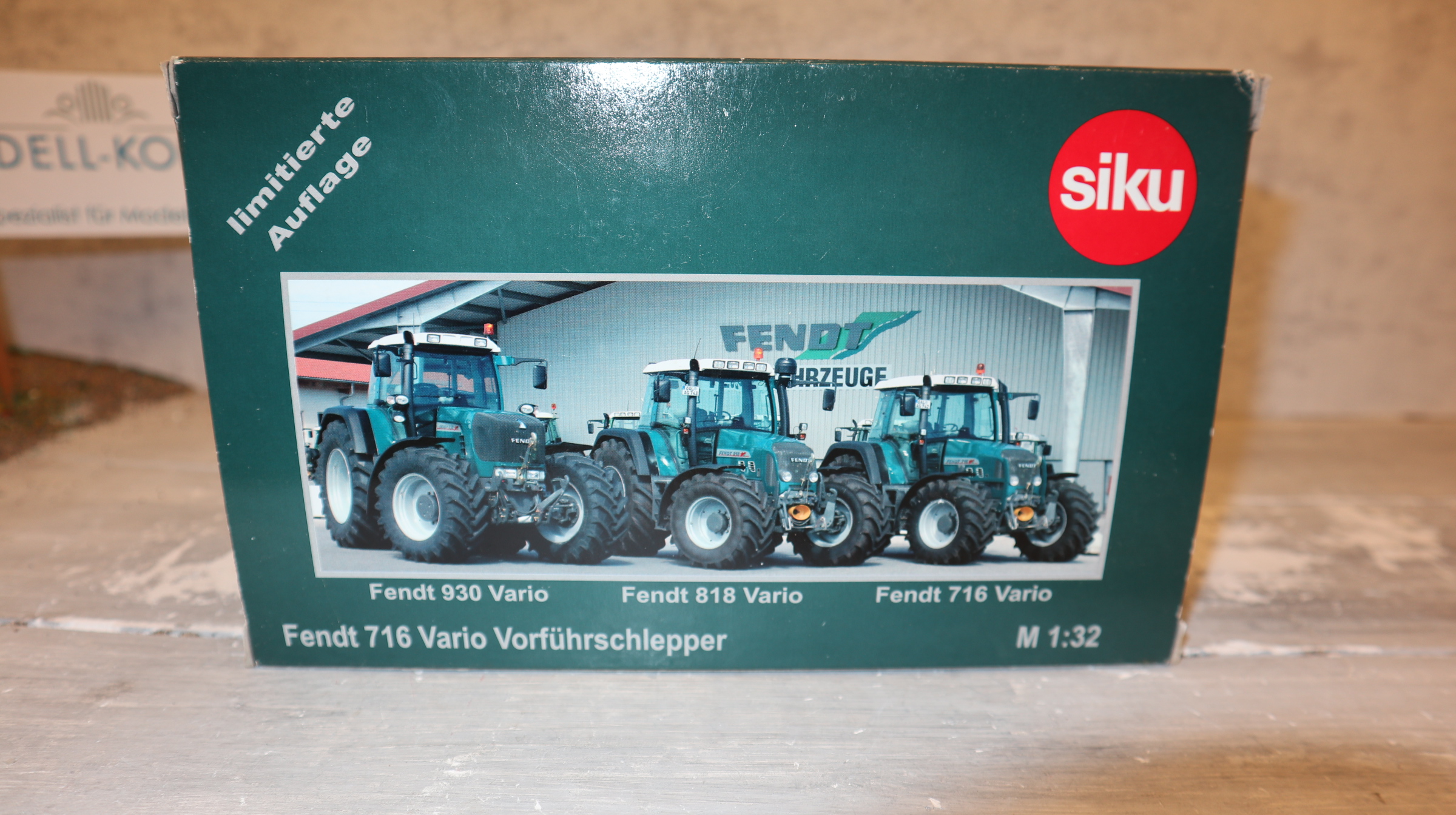 Siku 2965 in 1:32, Fendt 716 türkis Vorführschlepper, NEU in OVP