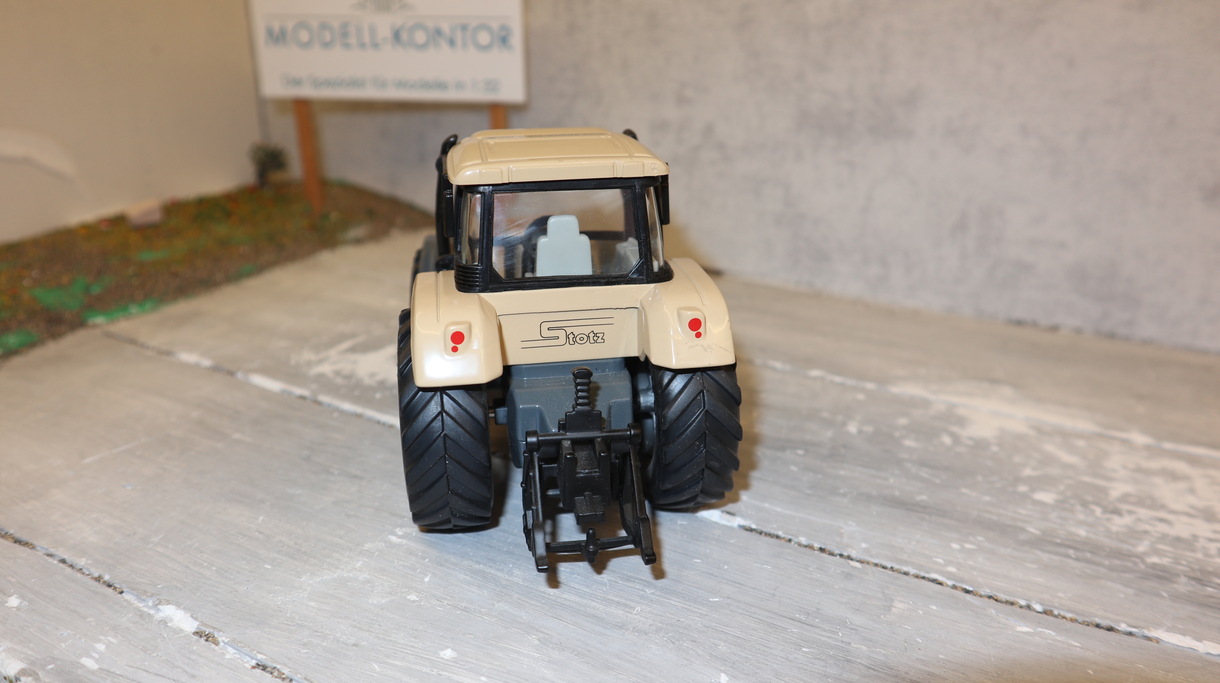 Siku 2965 in 1:32, Fendt 716 STOTZ beige, NEU in OVP