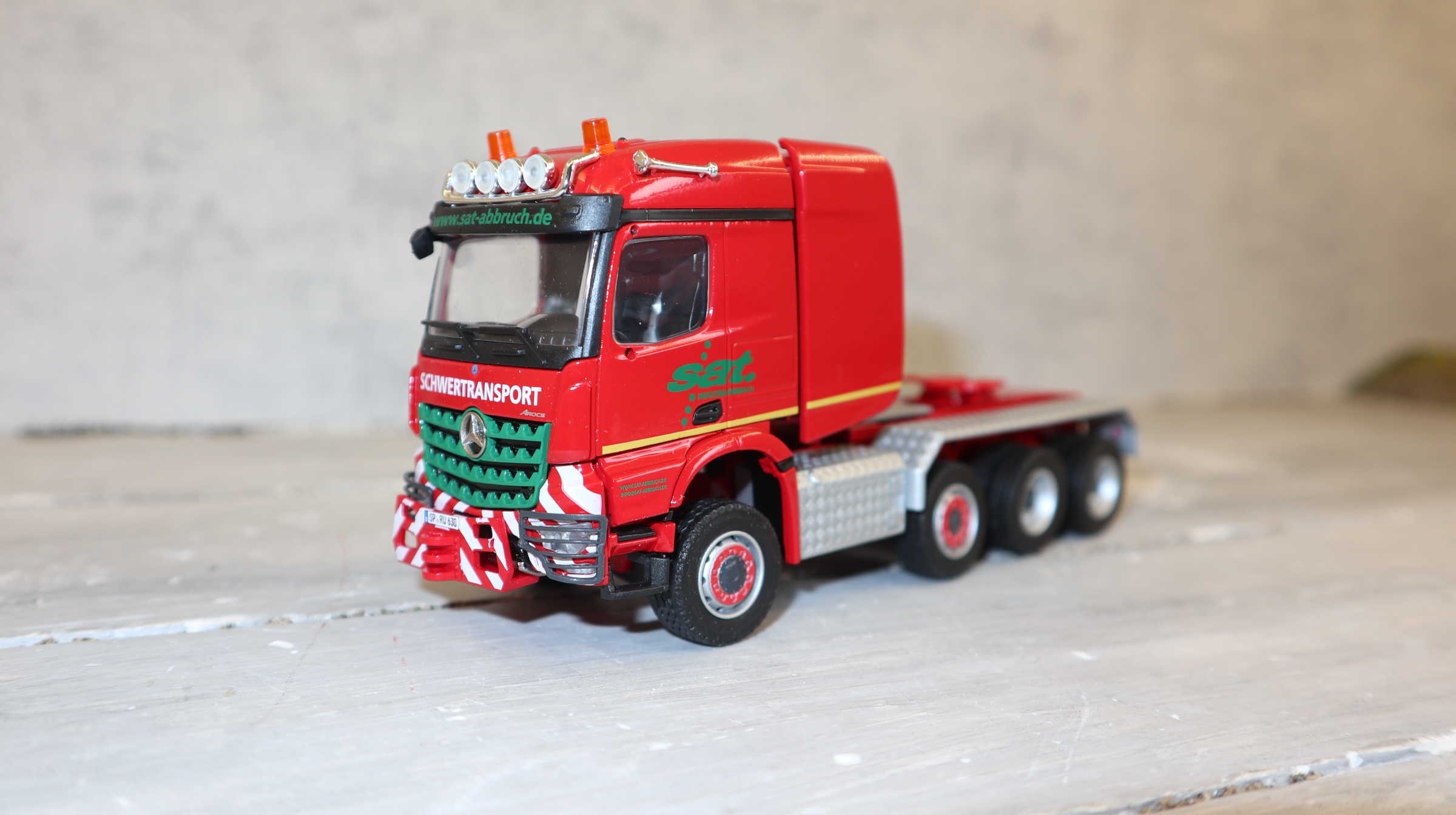 Conrad 78001/04 in 1:50 , MB AROCS SLT Schwerlast-SZM 8x4, SAT Abbruch, NEU in OVP