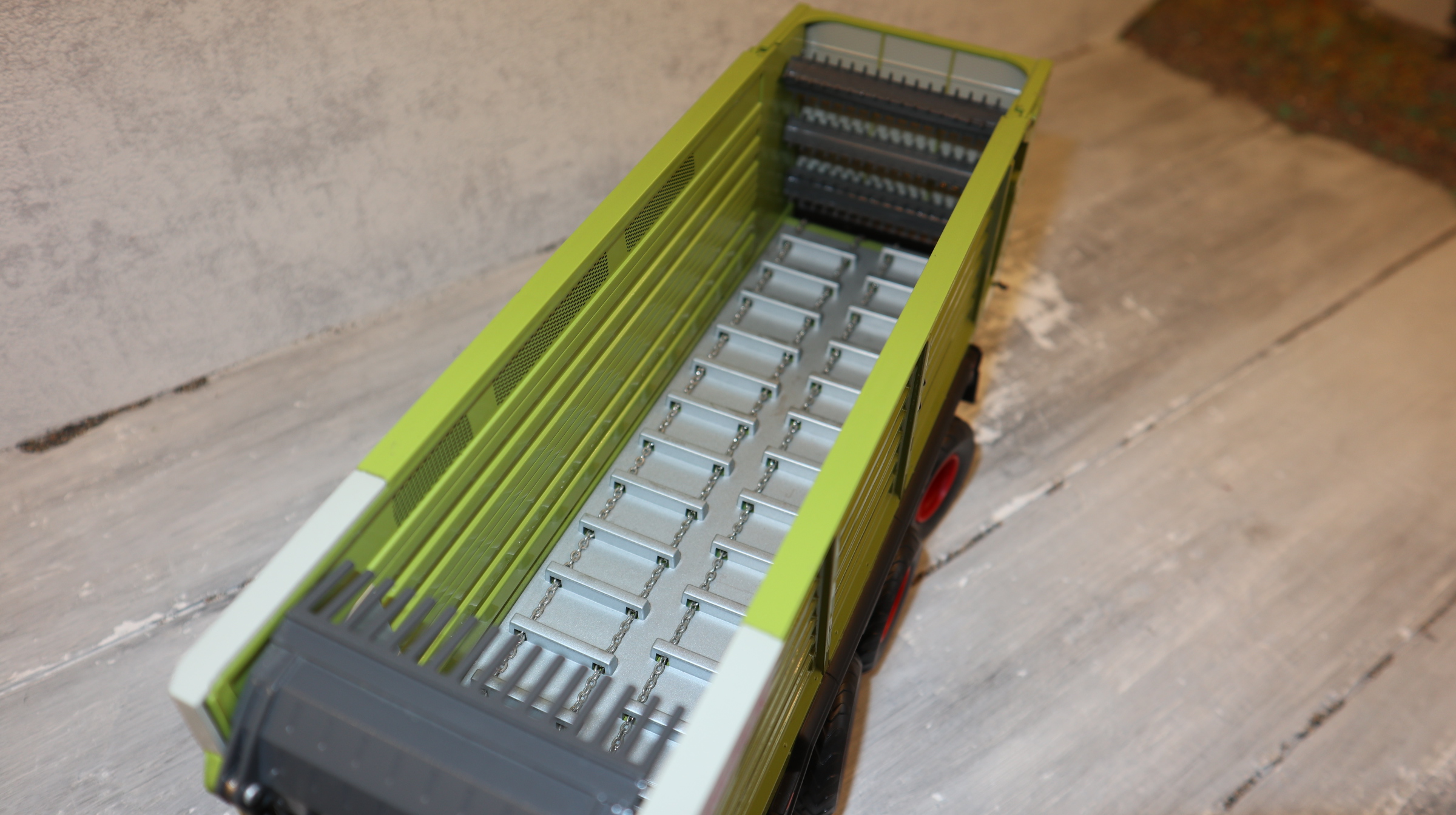 USK 30022 in 1:32, Claas Cargos 8500 Sammelwagen, NEU in OVP