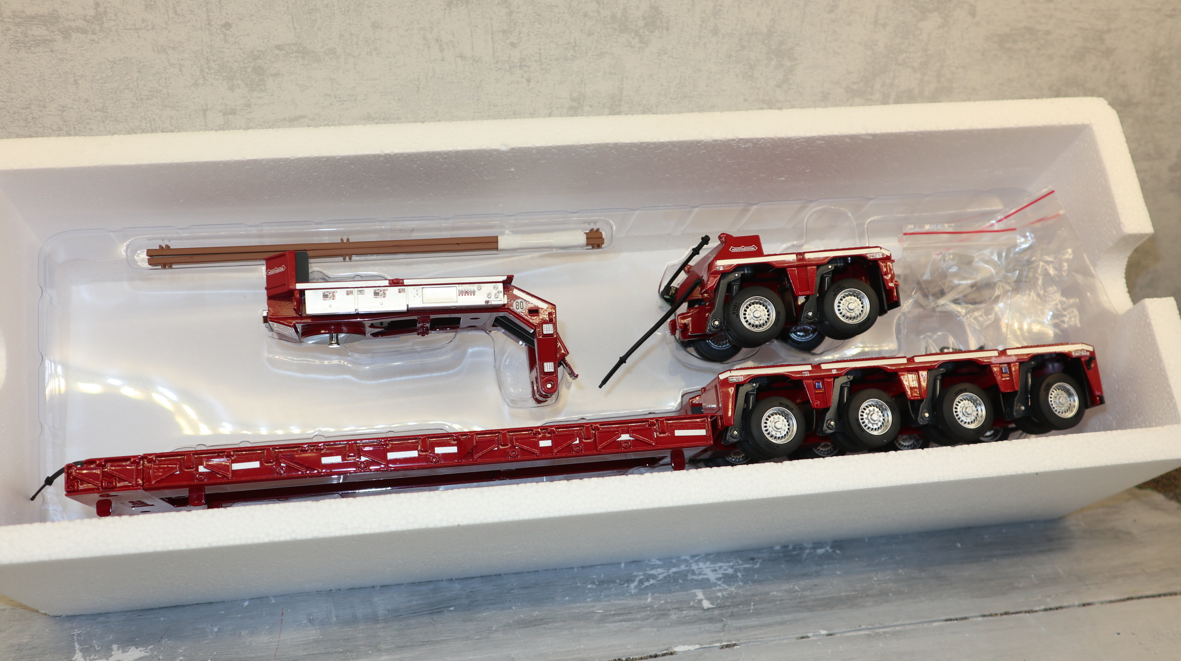 MarGe 2011-01 in 1:32, NOOTEBOOM REDLINE SERIES - EURO-PX 2+4 LOWLOADER ROT,  NEU in OVP
