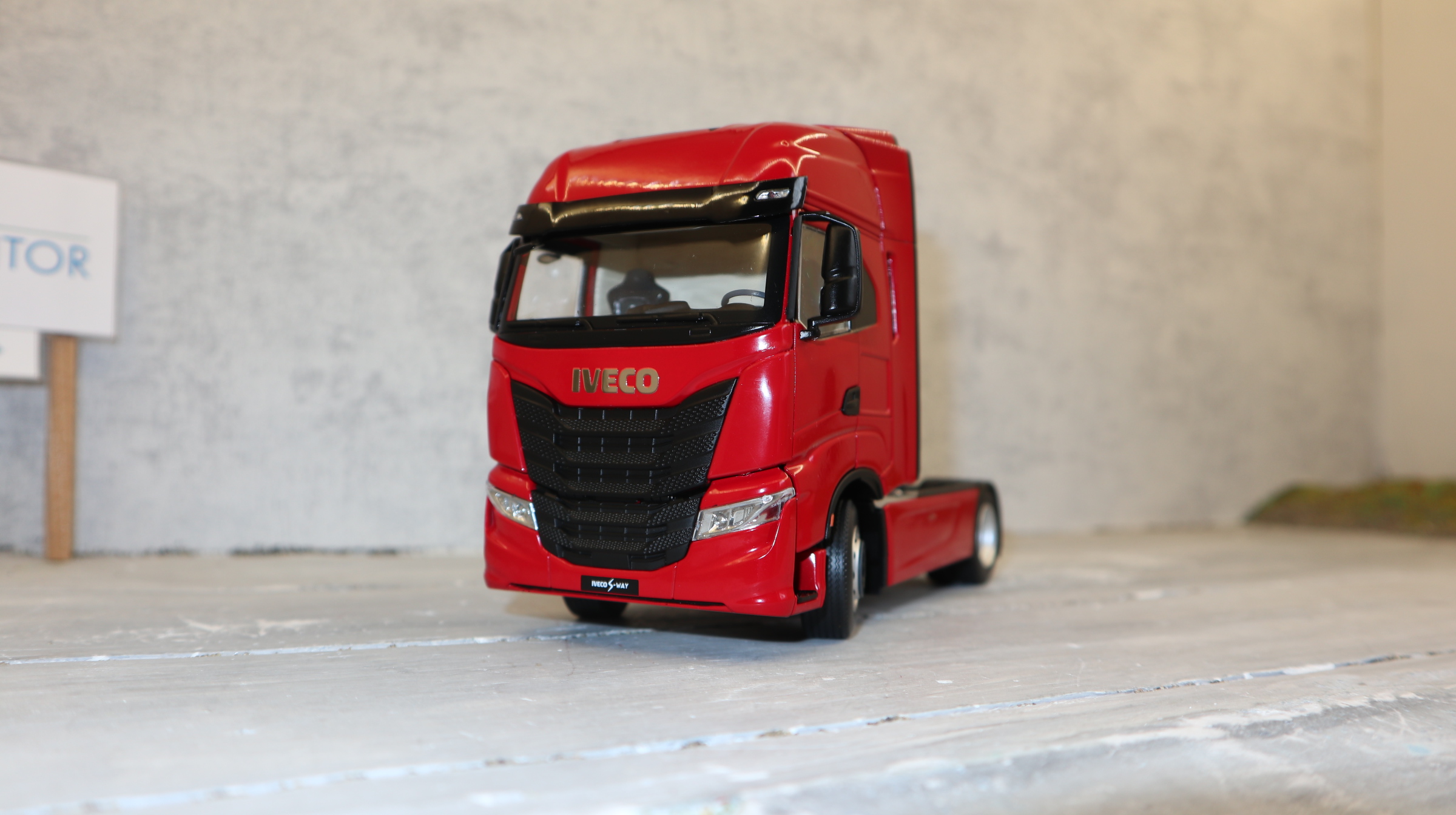 MarGe 2231-03 in 1:32, IVECO Stralis (Standard),  4x2 rot, NEU in OVP