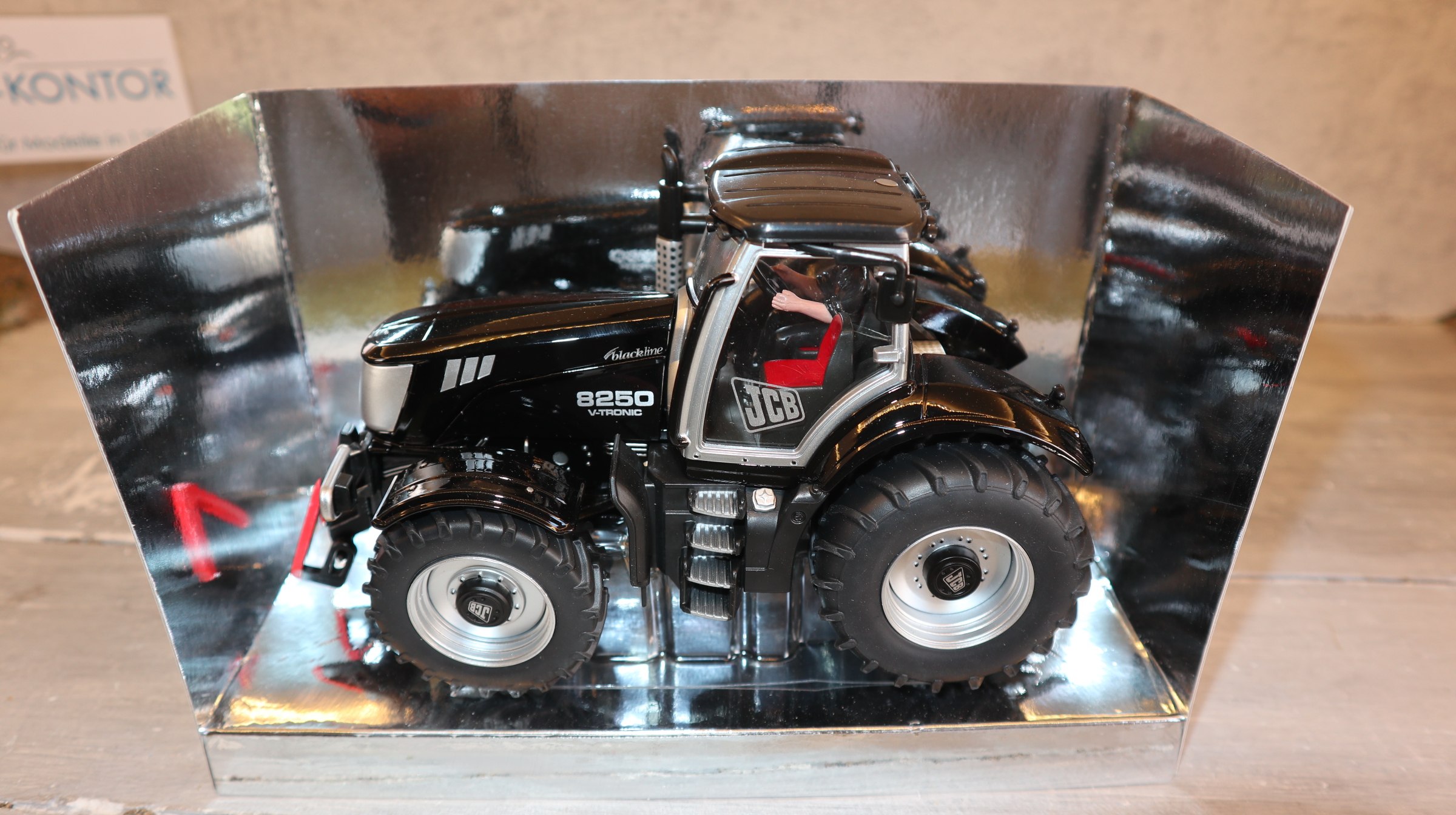Siku 3267 in 1:32,  JCB 8250 Blackline NEU in OVP