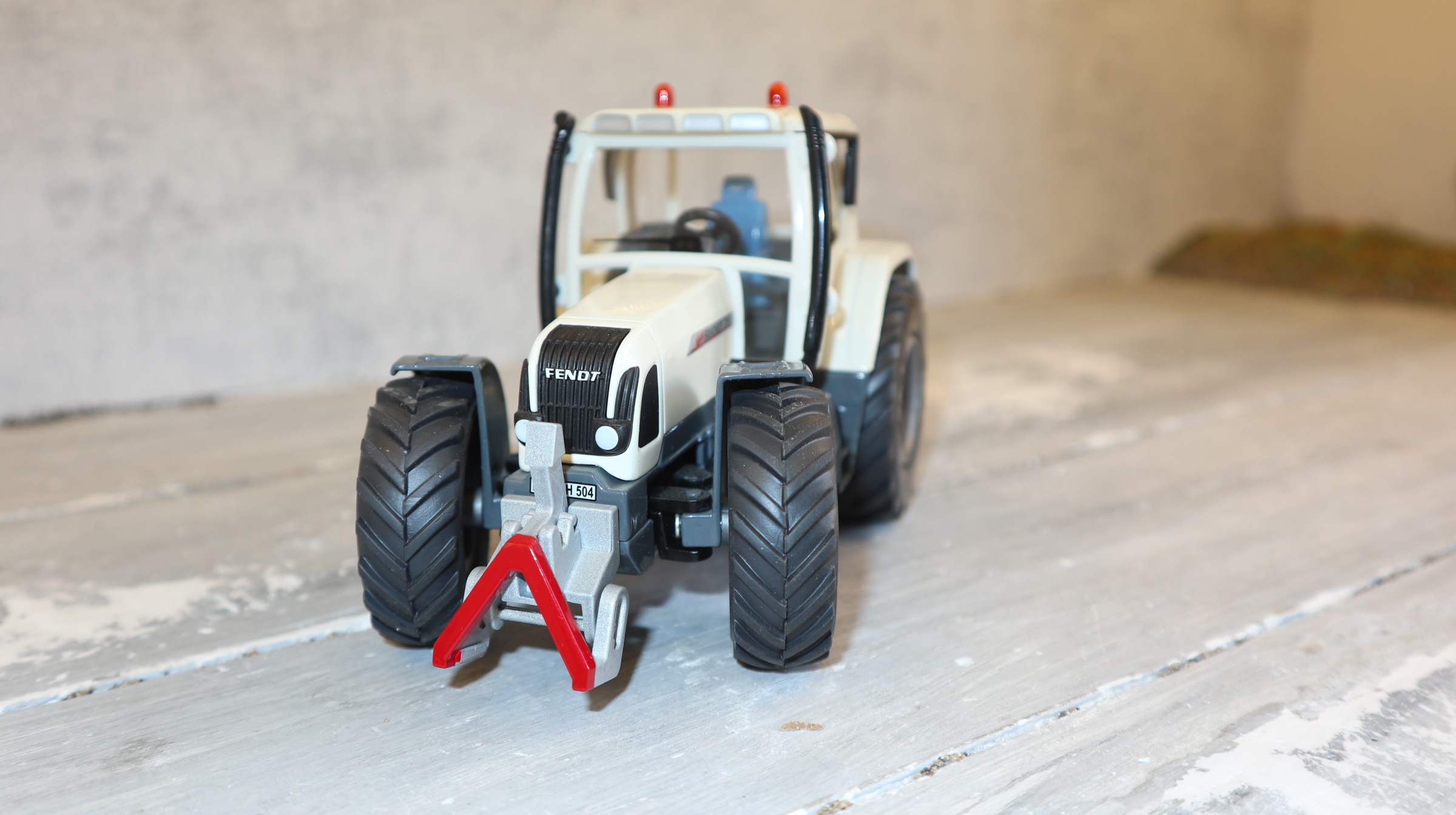 Siku 2965 in 1:32, Fendt 711 WEISS, Sondermodell Höing, NEU in OVP