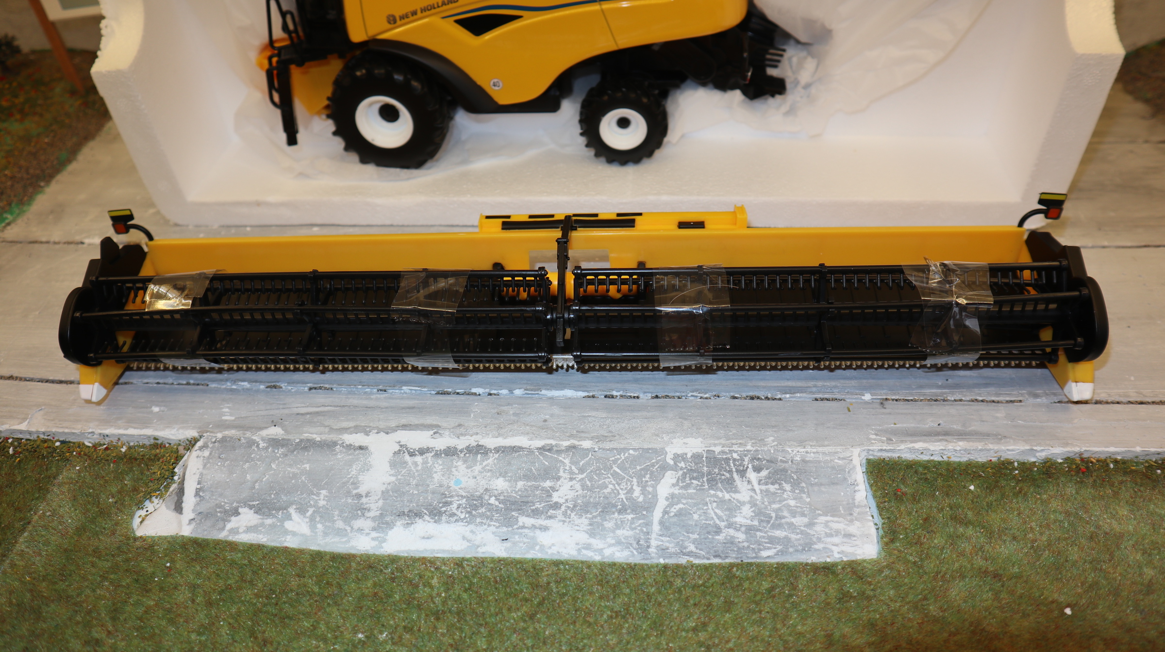 Britains 43332 in 1:32,  New Holland CR.9.90 Mähdrescher,  NEU in OVP