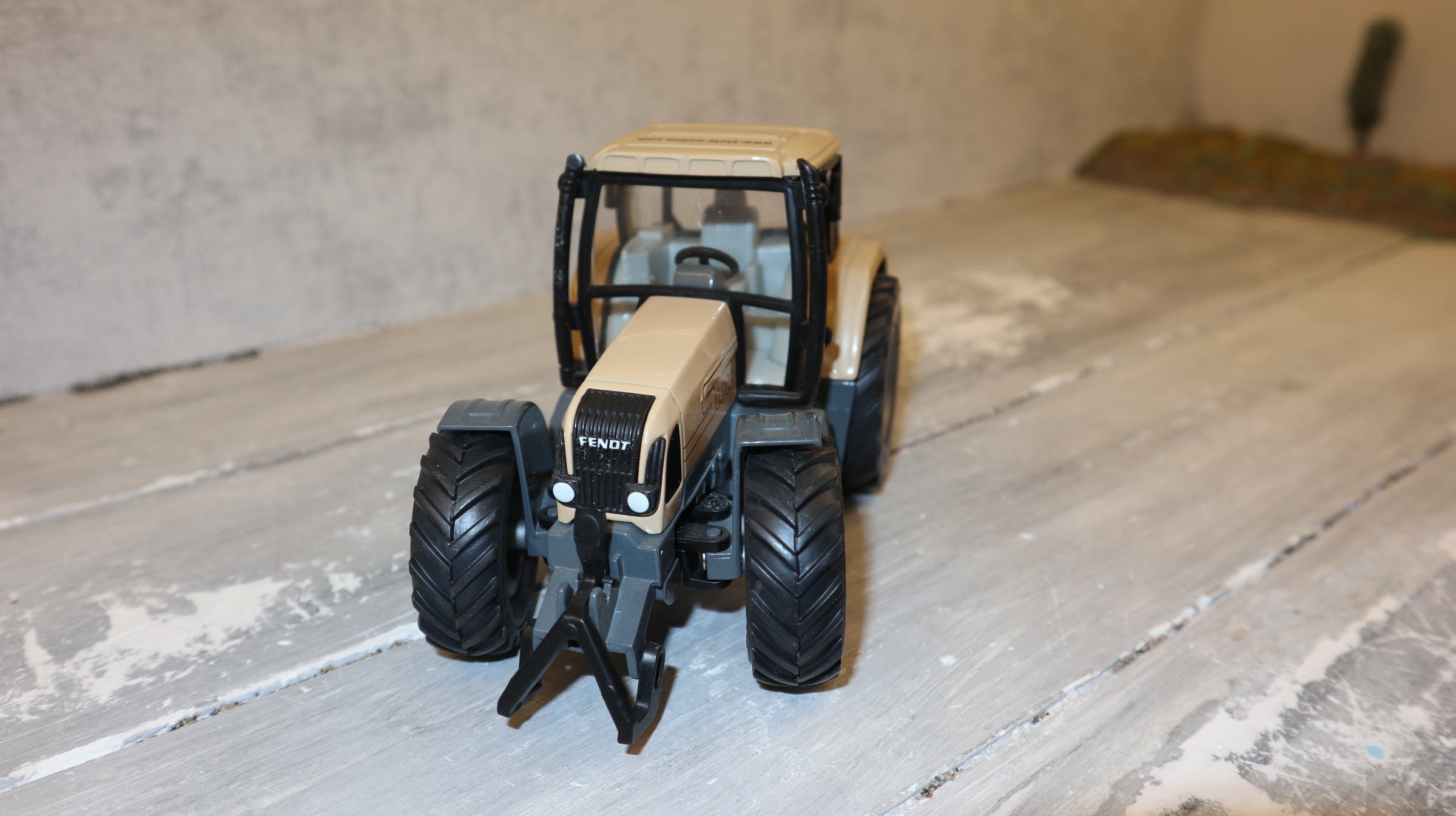 Siku 2965 in 1:32, Fendt 716 STOTZ beige, NEU in OVP