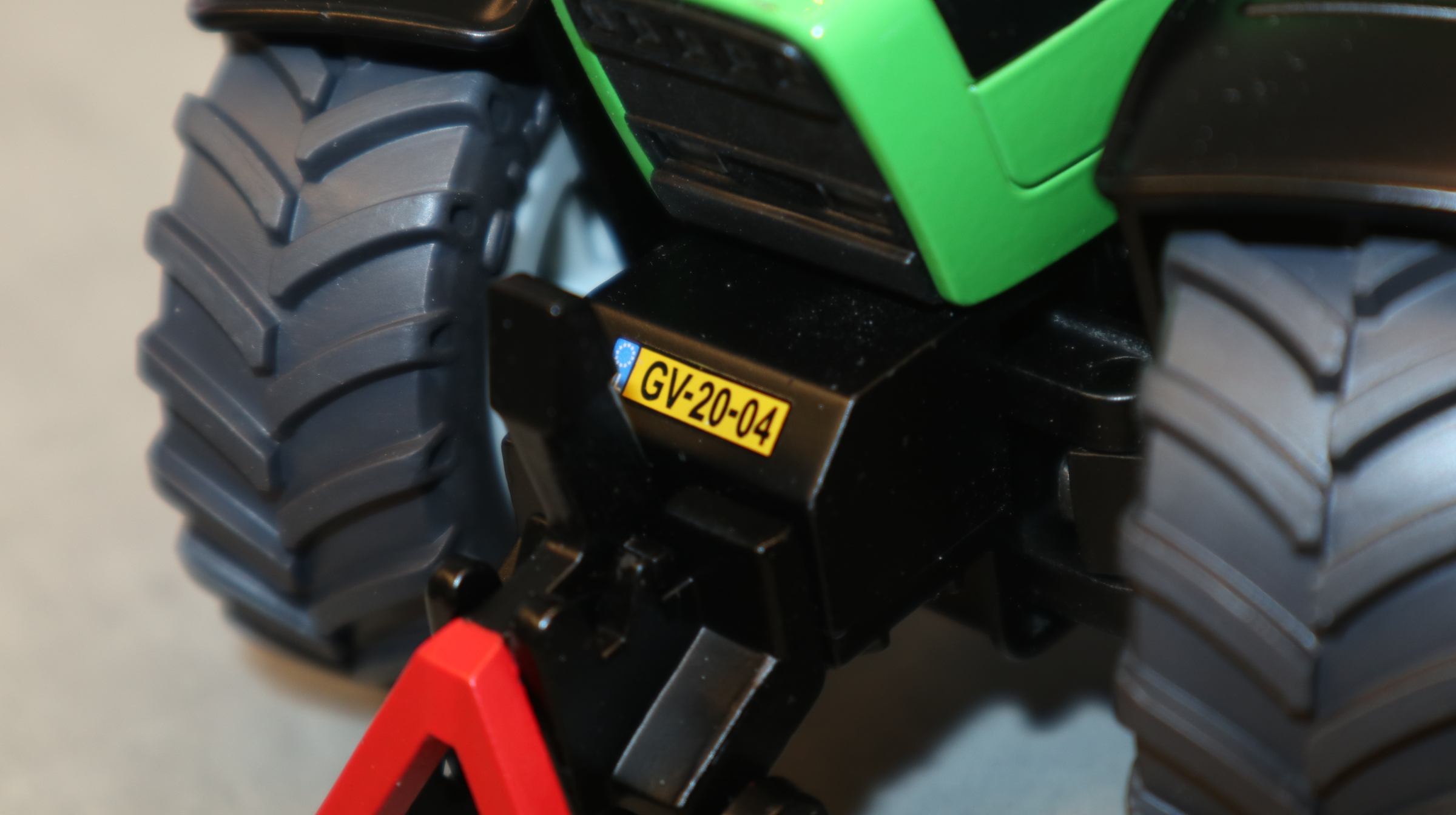Siku 3253 in 1:32, Deutz-Fahr Agrotron 210 LCN 2004, NEU in OVP